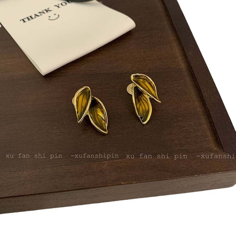 Wholesale  leaf metal stud earrings