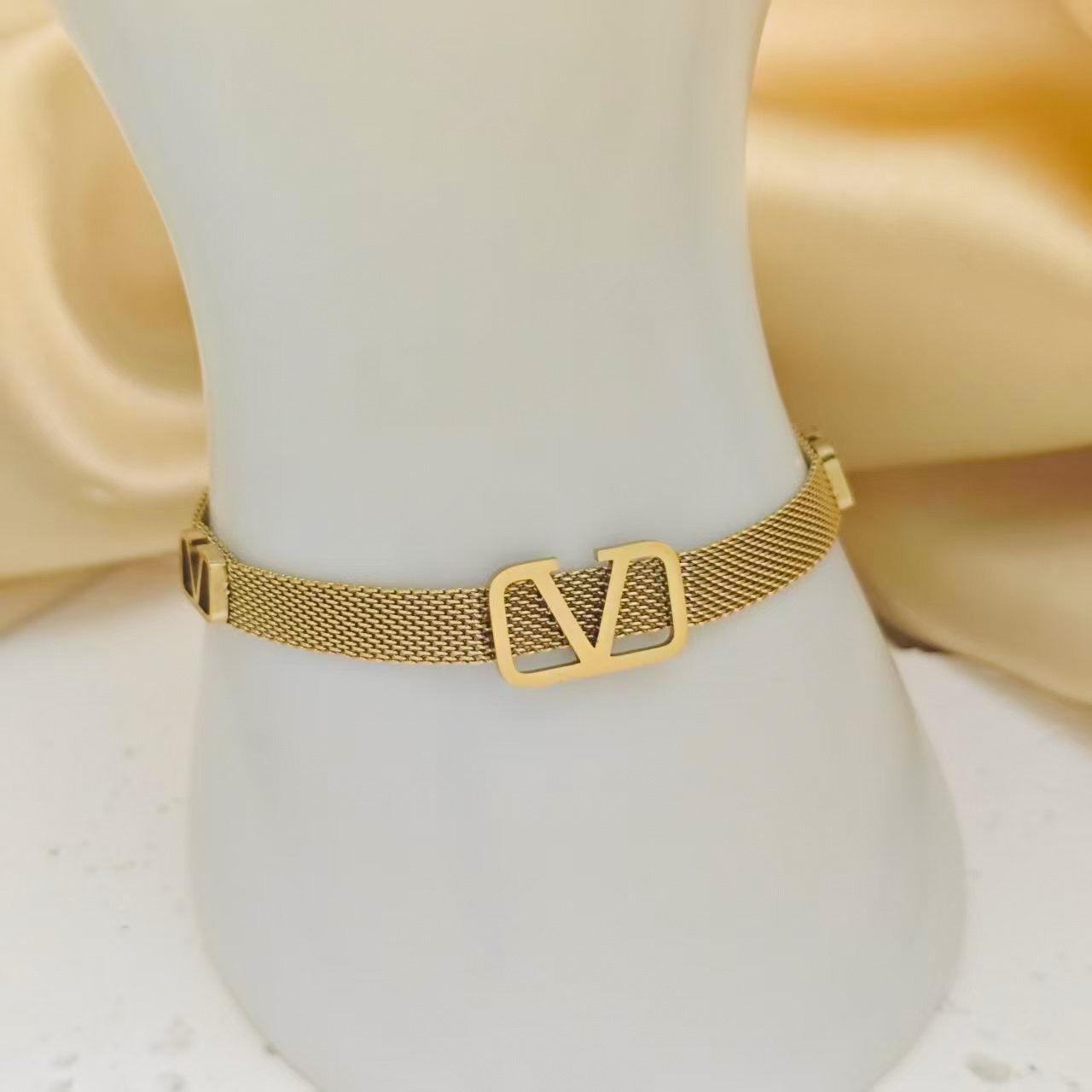 Wholesale Titanium Steel Letter Bracelet,  Chic Everyday Jewelry Gift for Women