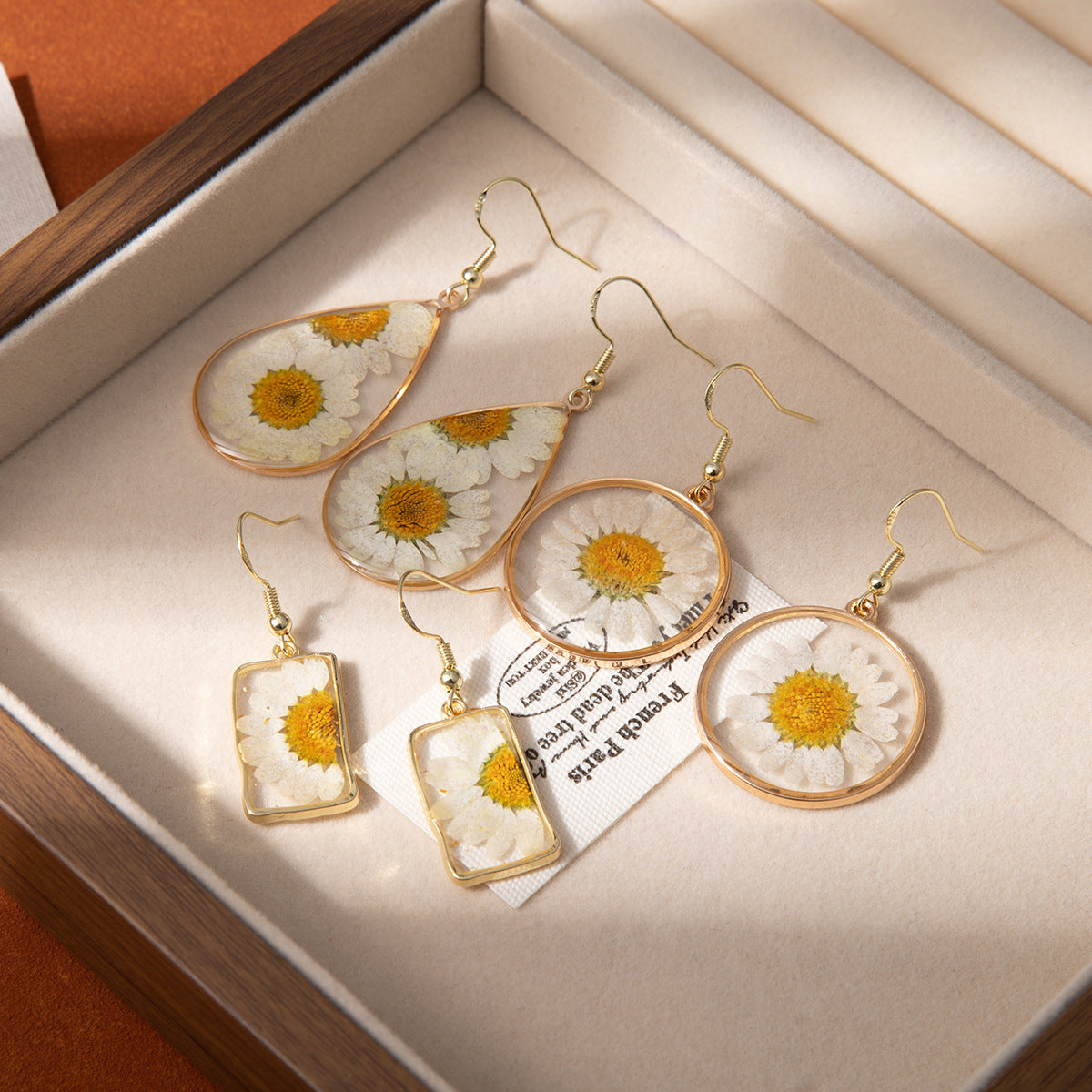 Wholesale Stylish Resin Earrings Pastoral Dried Flower Boutique Resale Fashion Accessory