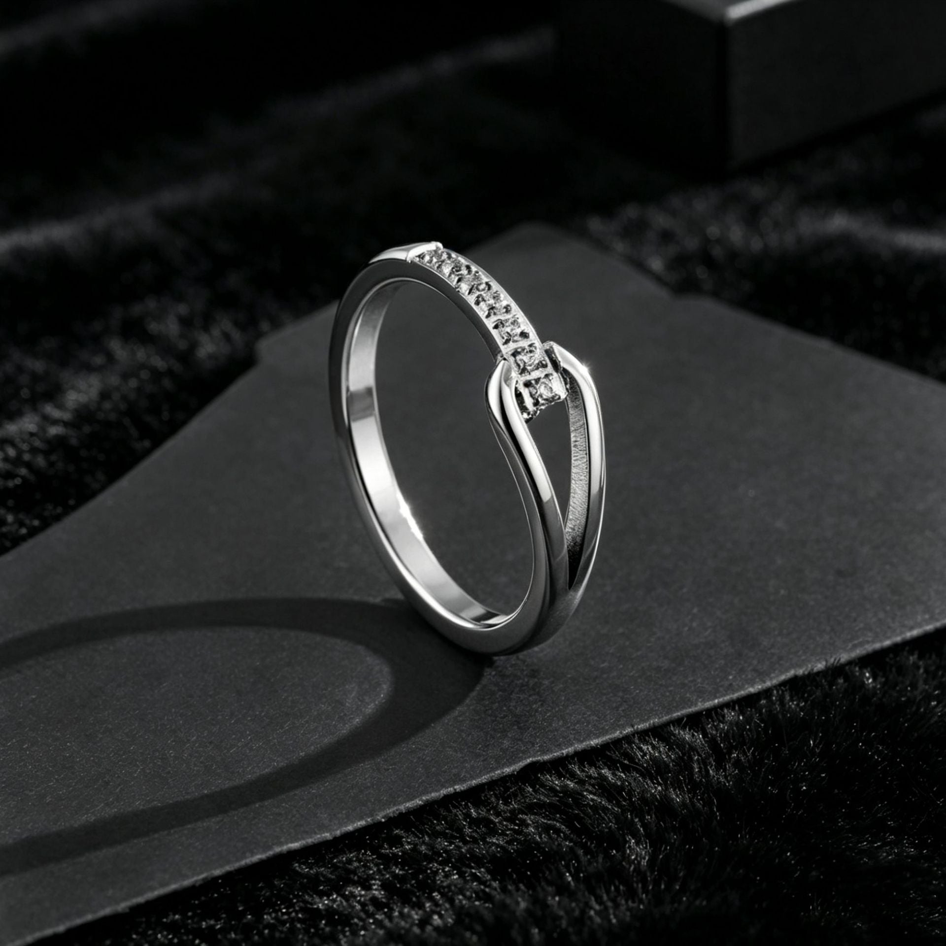 Wholesale Modern Geometric U-Shape Gold Plated Natural Zircon Ring - Fashion Accessory for Resale