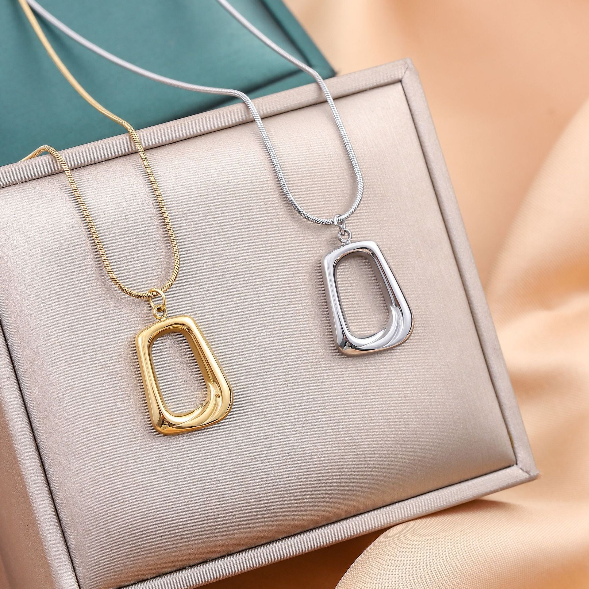 Wholesale Light Luxury Titanium Steel Geometric Square Necklace
