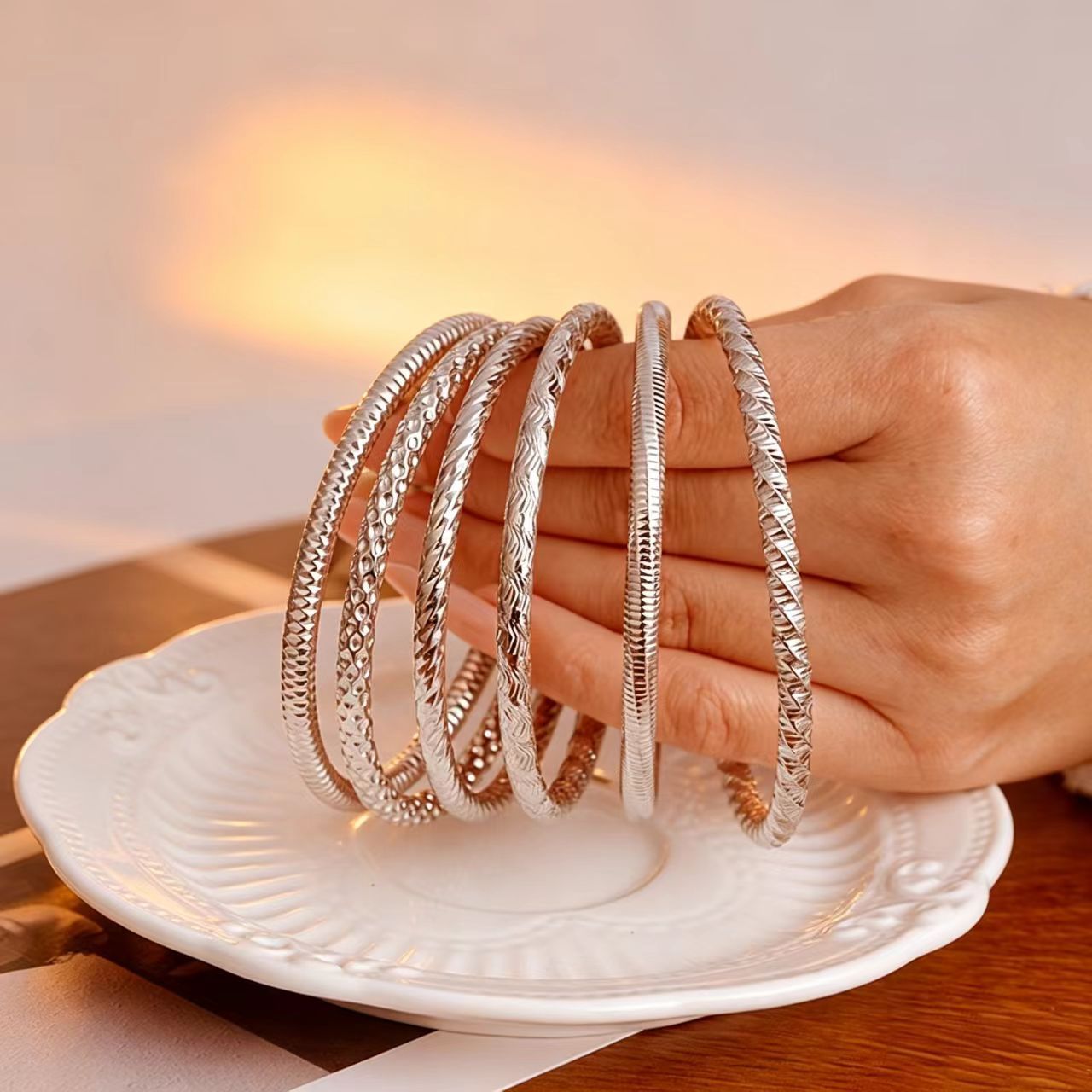 Wholesale European and American Style Hollow Bracelet Stainless Steel Gold Plated Boutique Resale Jewelry Accessory