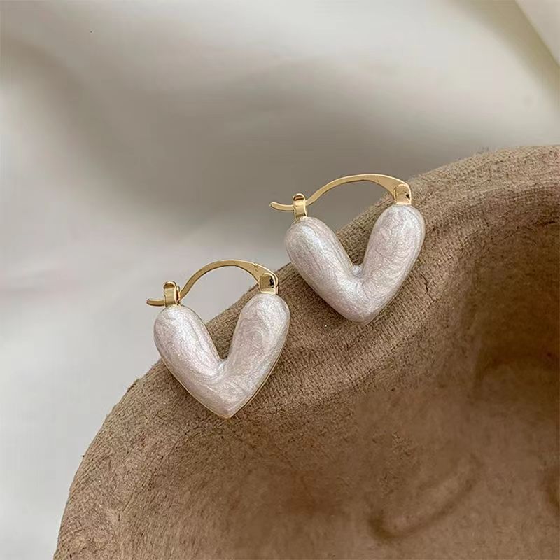 Wholesale Heart Shape Drip Glaze Earrings,  Alloy Ear Studs for Women,  Trendy Love Ear Cuff,  Everyday Wear or Gift