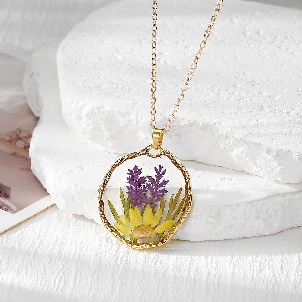 Wholesale Bohemian Dried Flower Clear Resin Pendant Necklace Colorful Flower Collarbone Chain Jewelry Accessory Gift