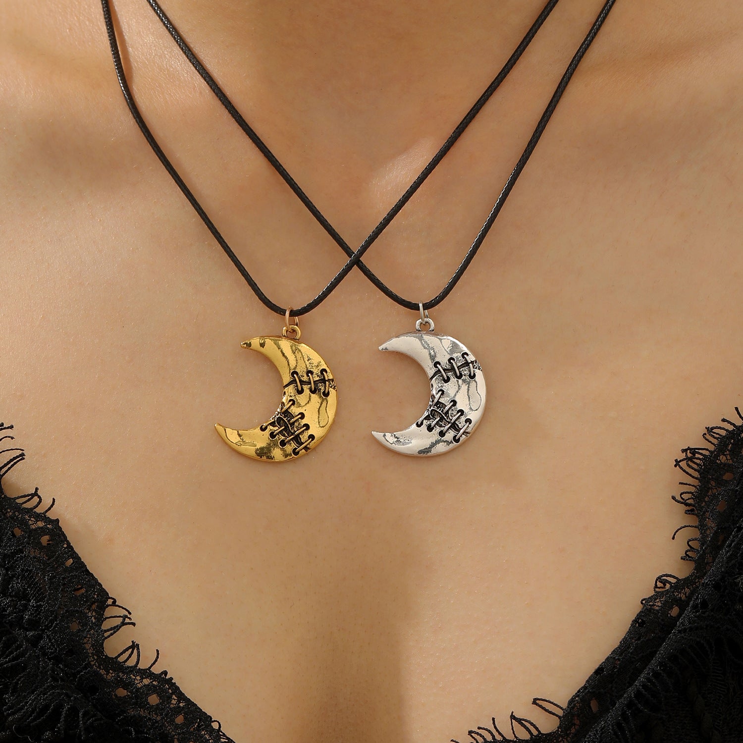 Wholesale Retro Gothic  Moon Pendant Necklace Zinc Alloy Jewelry Accessory