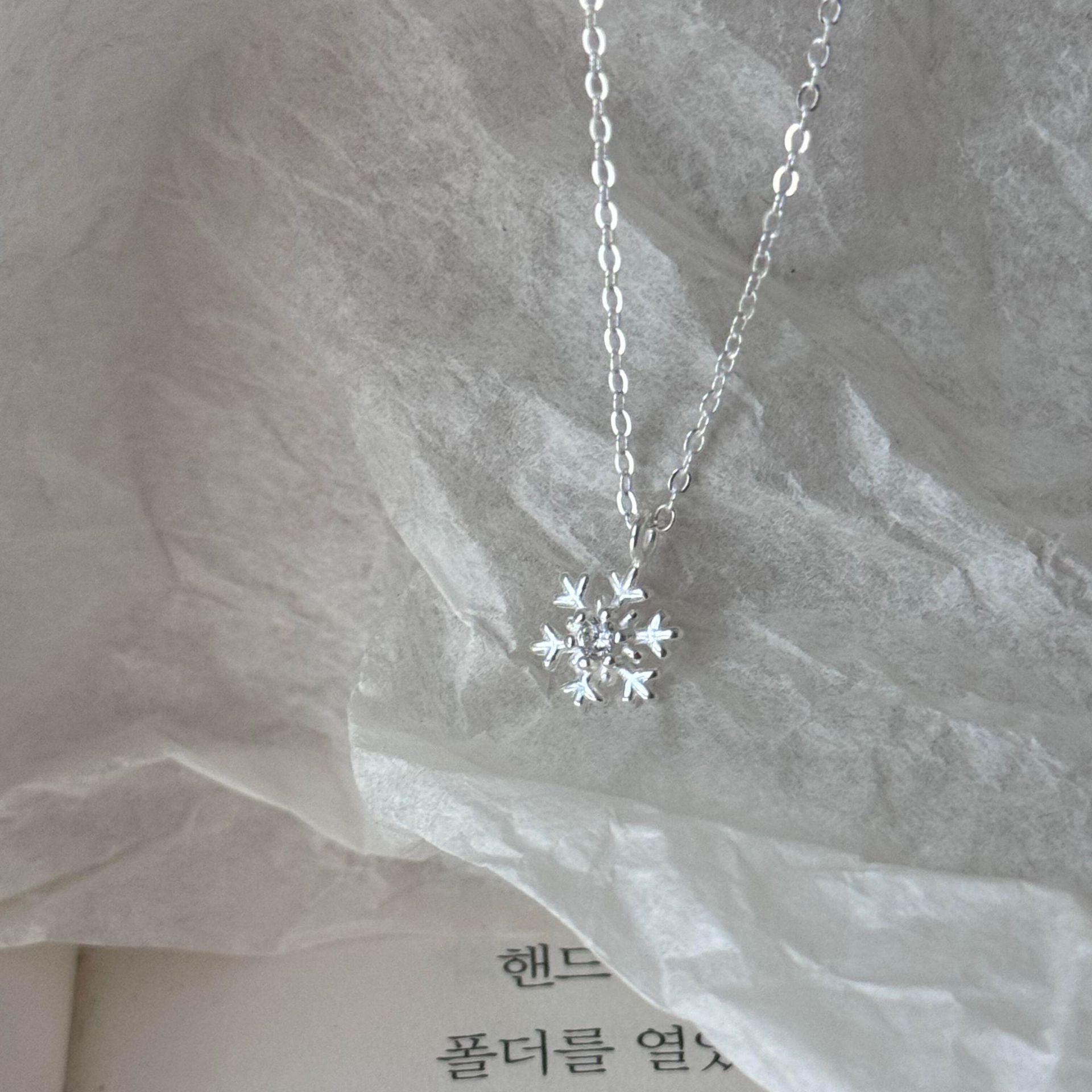 Wholesale S925 Silver Christmas Snowflake Necklace