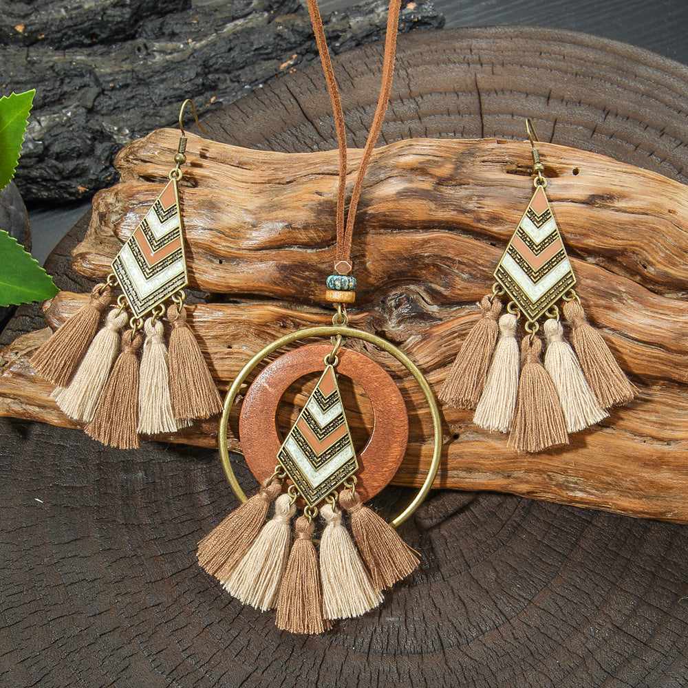Wholesale Alloy Electroplated Bohemian Jewelry Set Earrings Necklace for Women Fashion Accessory