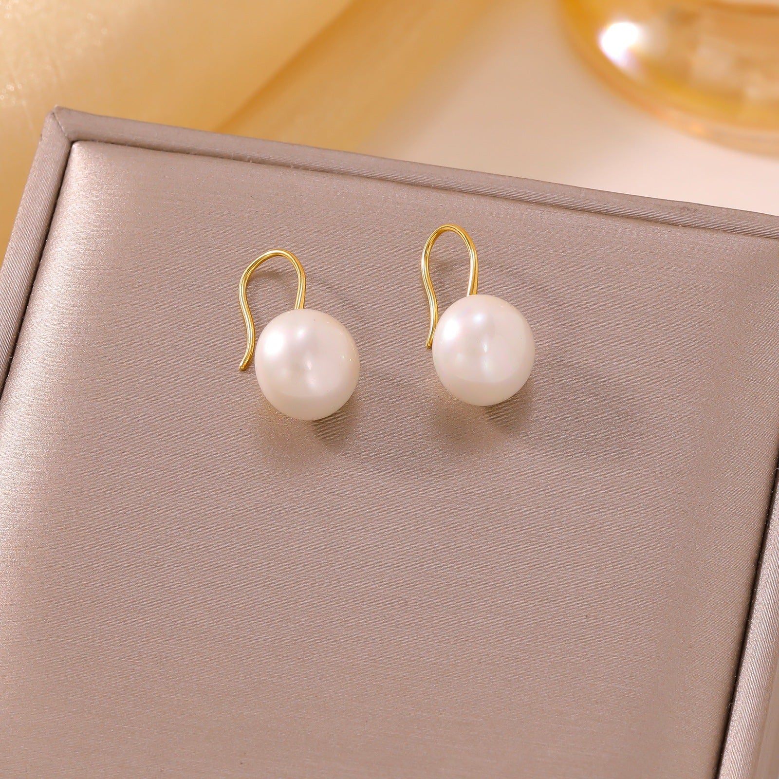 Wholesale Titanium Steel Real Gold Plated Flower Pearl Stud Earrings Everyday Fashion Accessory For Women