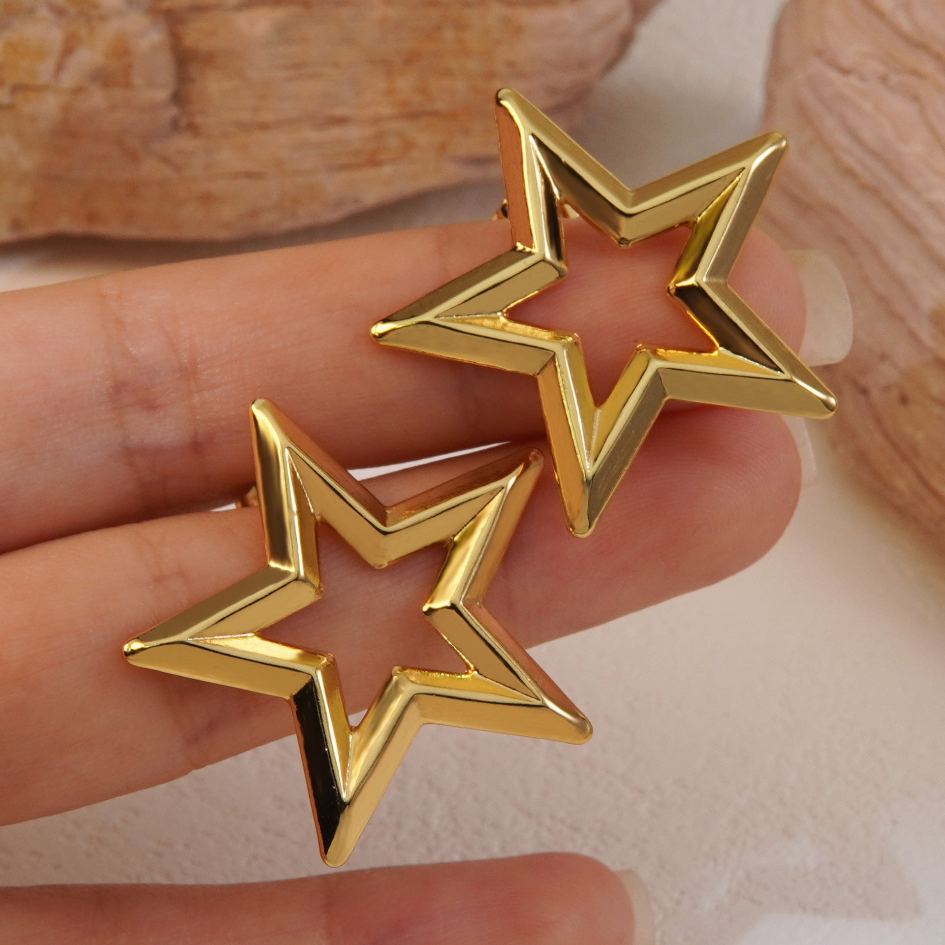 Wholesale  hollow stars  earrings stainless steel smooth five-pointed star earrings