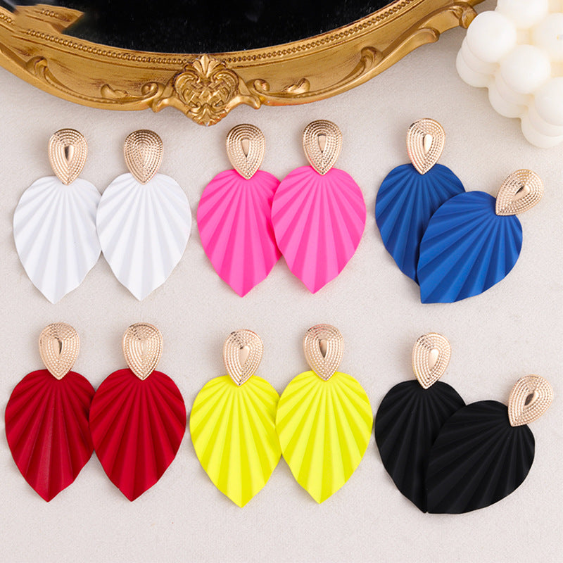 Wholesale color leaves metal  exaggerated  earrings