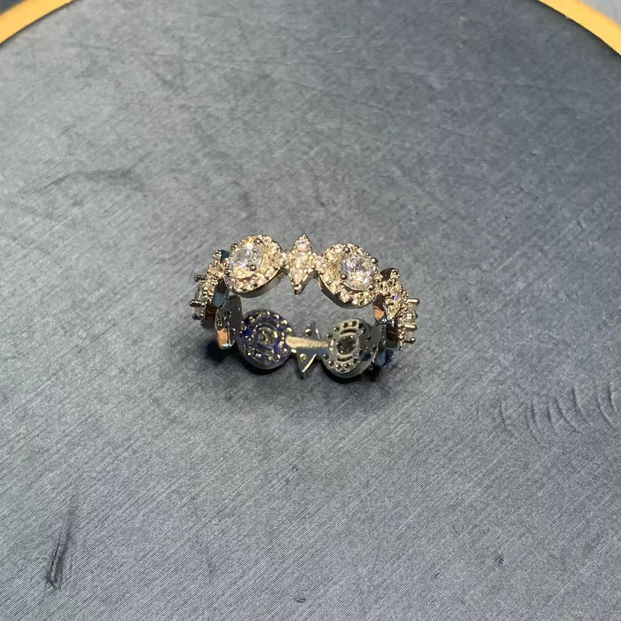 Wholesale round eight-pointed star ring with diamond