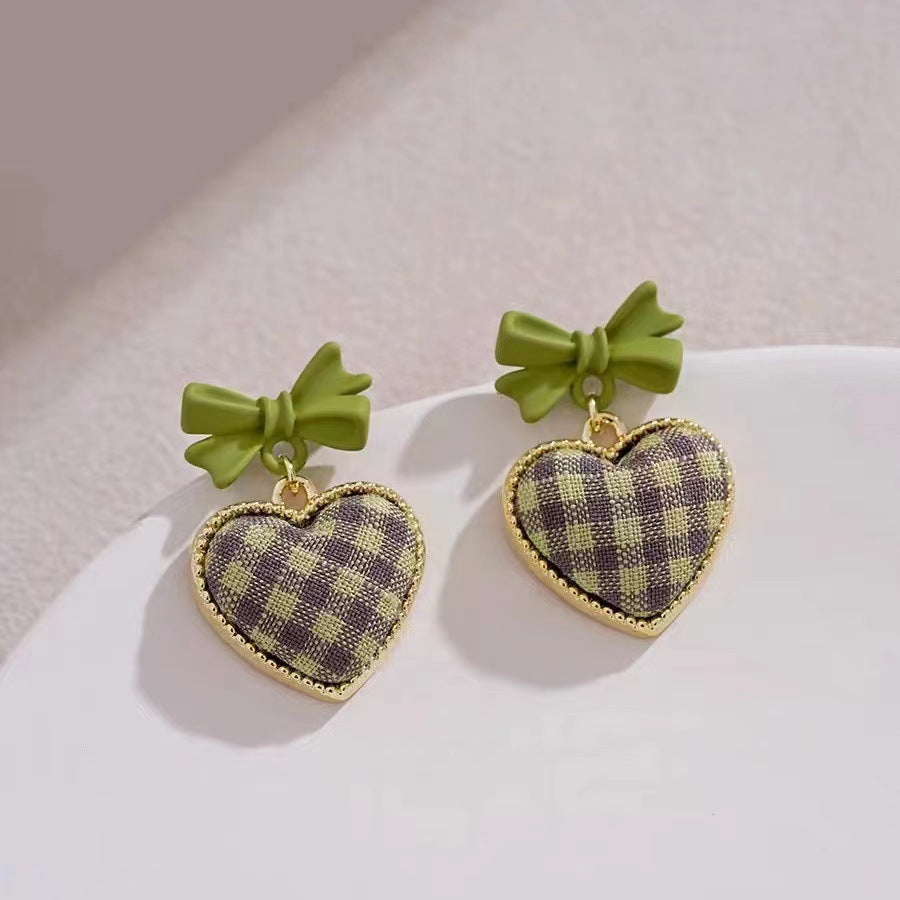 Wholesale Versatile Summer Fresh Green Floral Stud Earrings