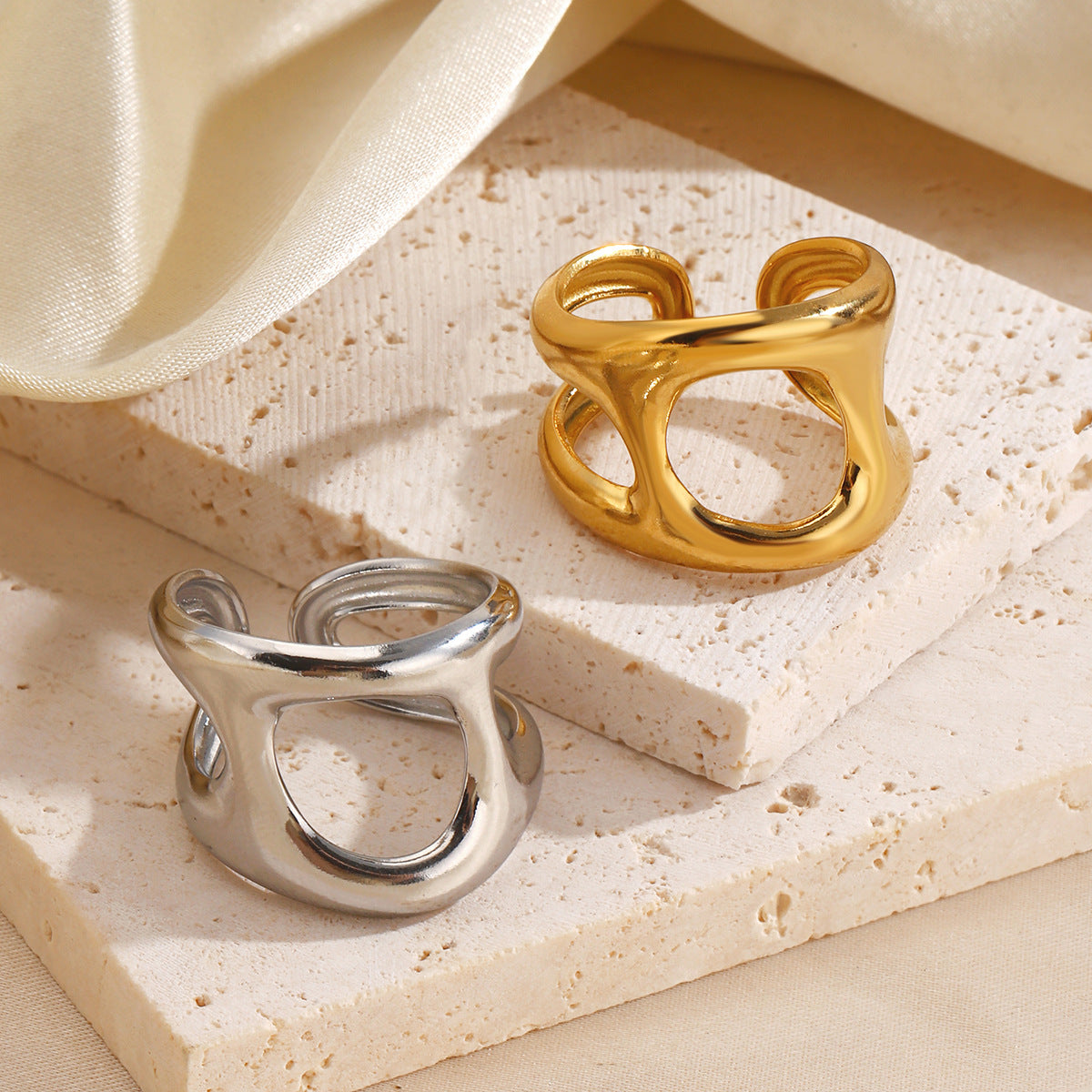 Wholesale Stainless Steel Gold Electroplated Geometric Cut Out Ring Women Fashion Accessory