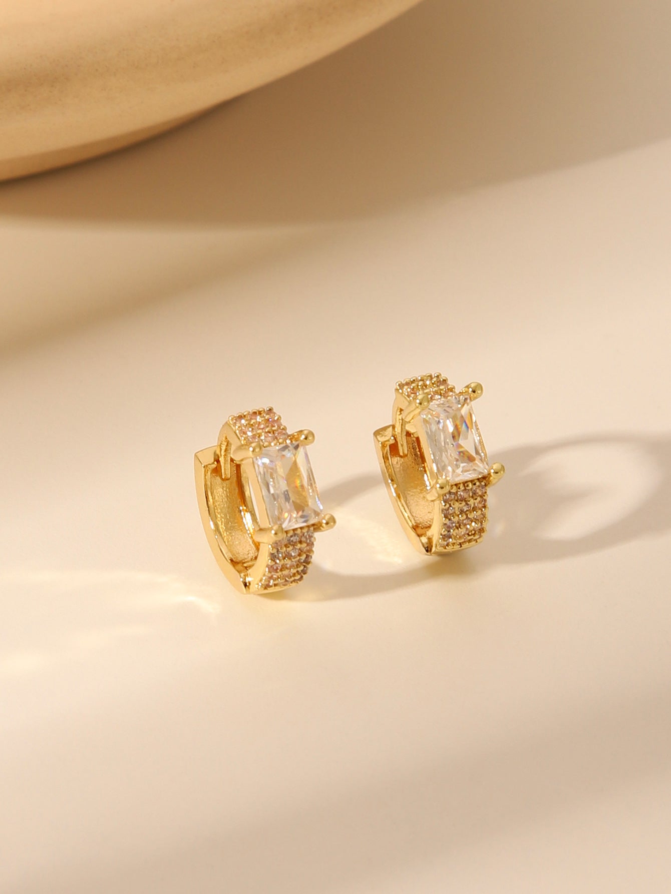 Wholesale Stainless steel gold-plated heart-shaped zircon earrings
