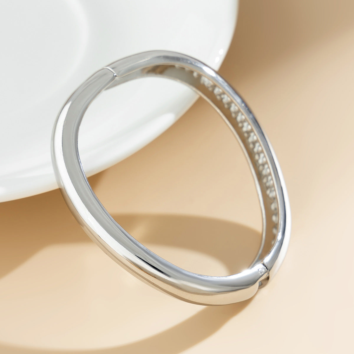 Wholesale Chic Gold Alloy Round Bangle Bracelet For Women Everyday Wear Jewelry Accessory