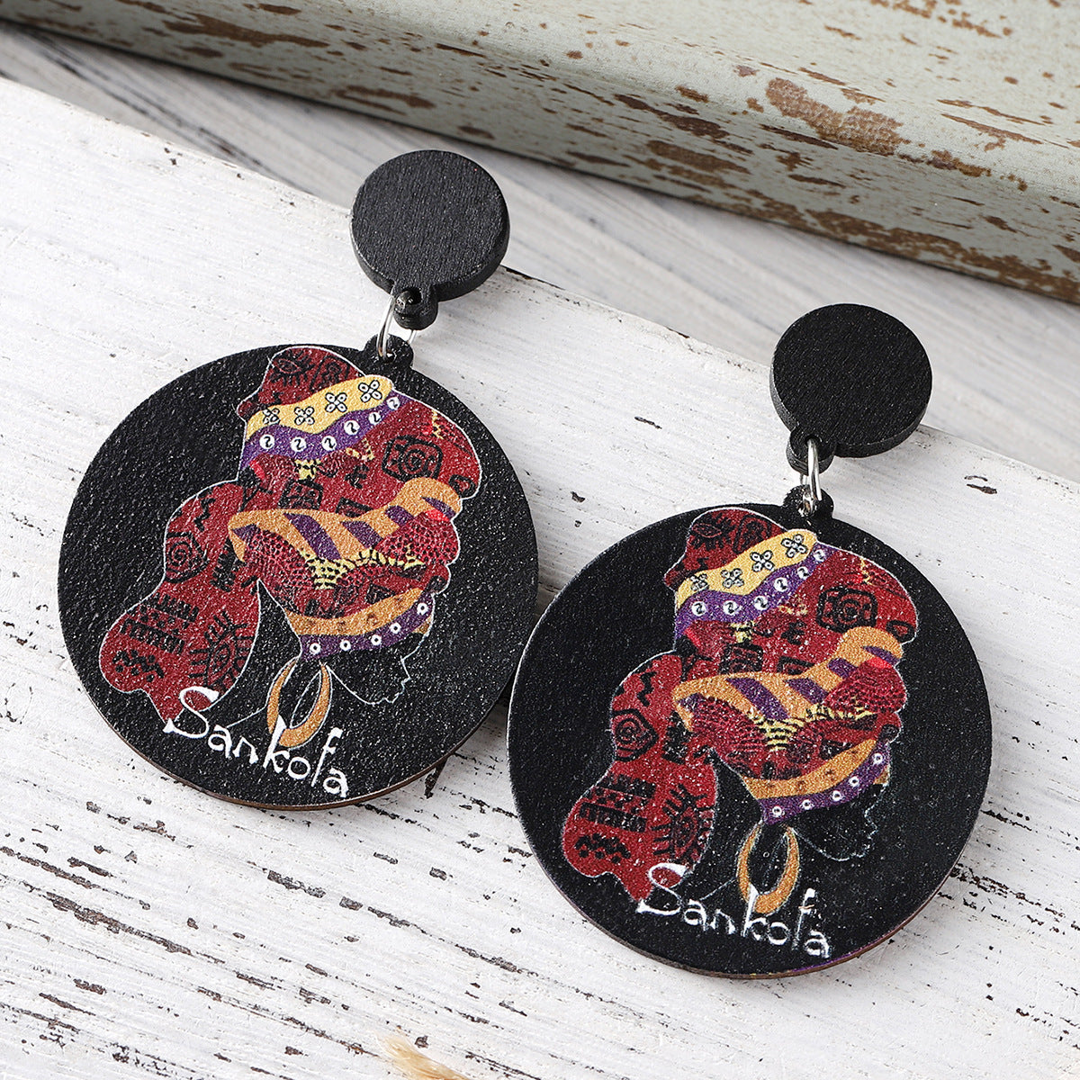 Wholesale Queen's head pendant earrings wooden double-sided earrings