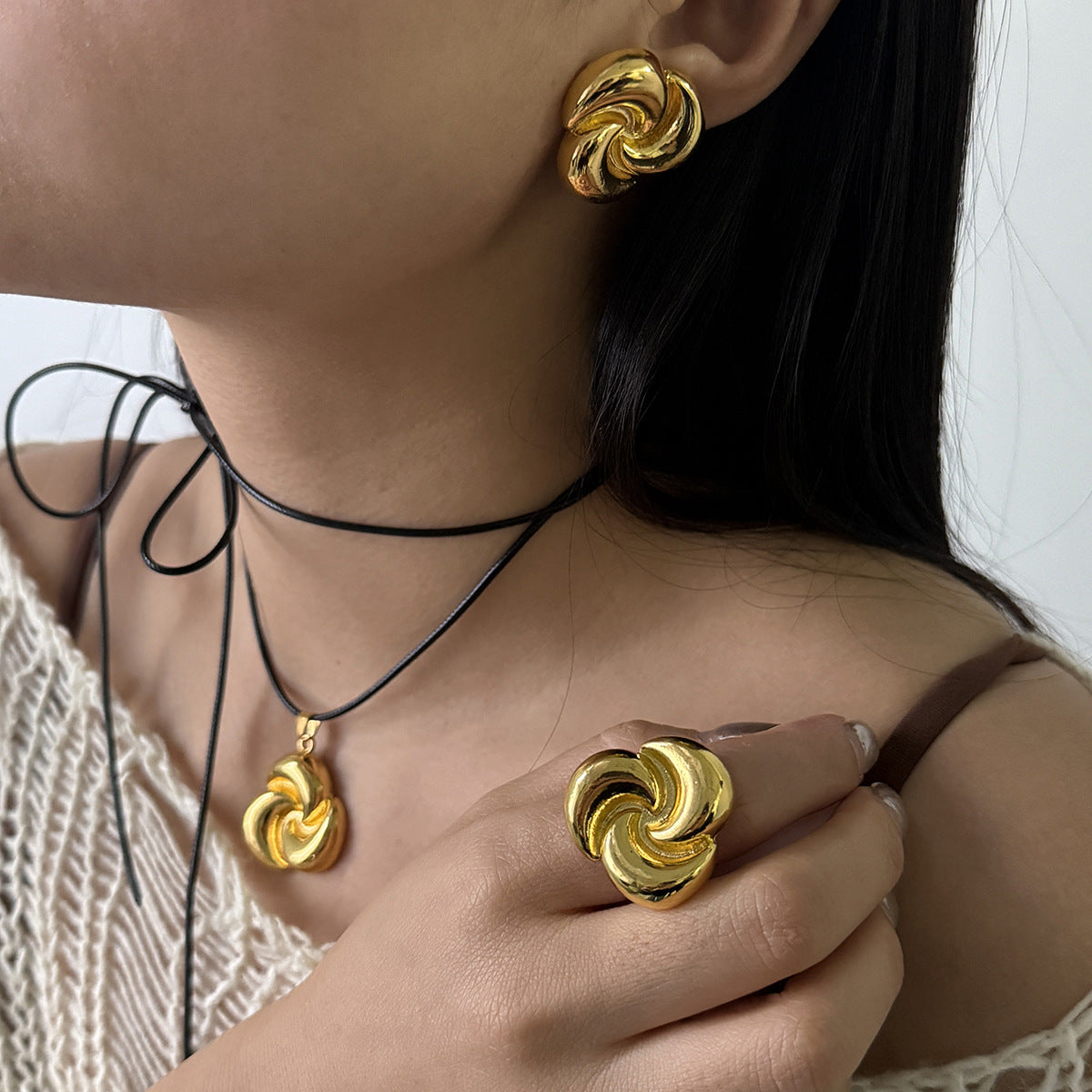 Wholesale rotating half-moon alloy earrings simple design geometric necklace ring