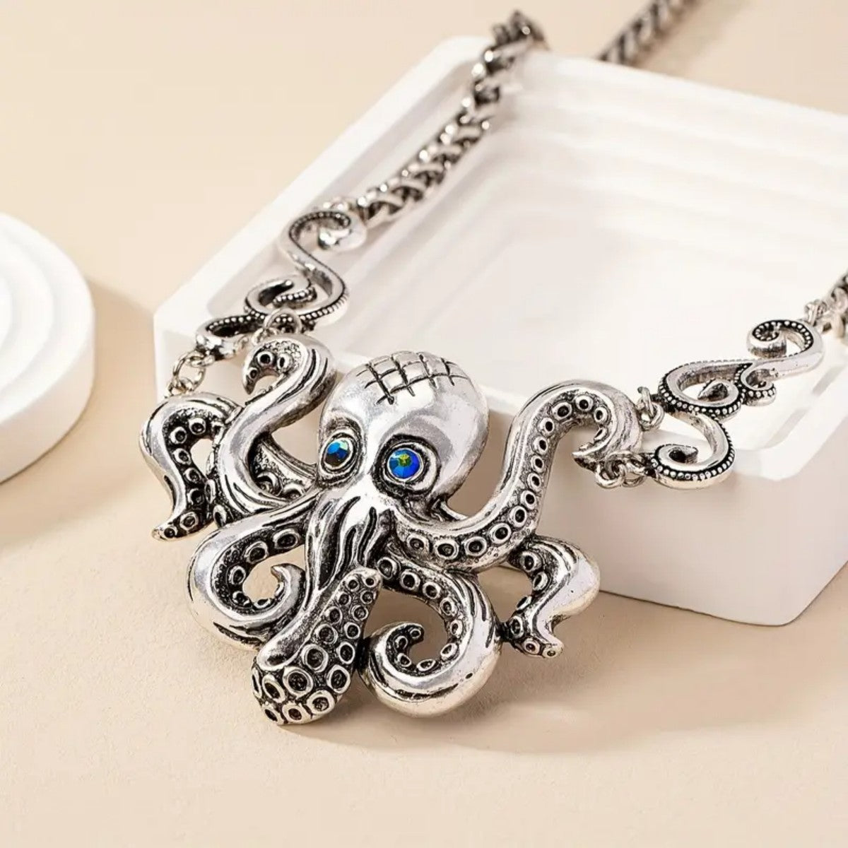 Wholesale Vintage Octopus Pendant Necklace Stylish Bohemian Rhinestone Alloy Jewelry Accessory Gift
