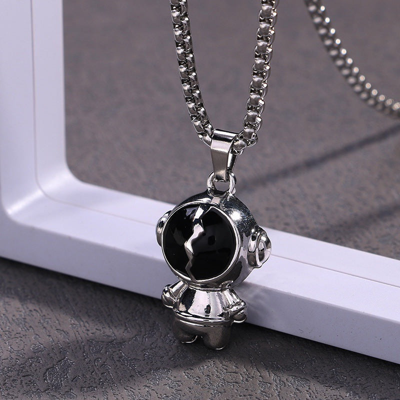 Wholesale Alloy Astronaut Pendant Necklace Cartoon Spaceman Fashion Jewelry Accessory for Men Women