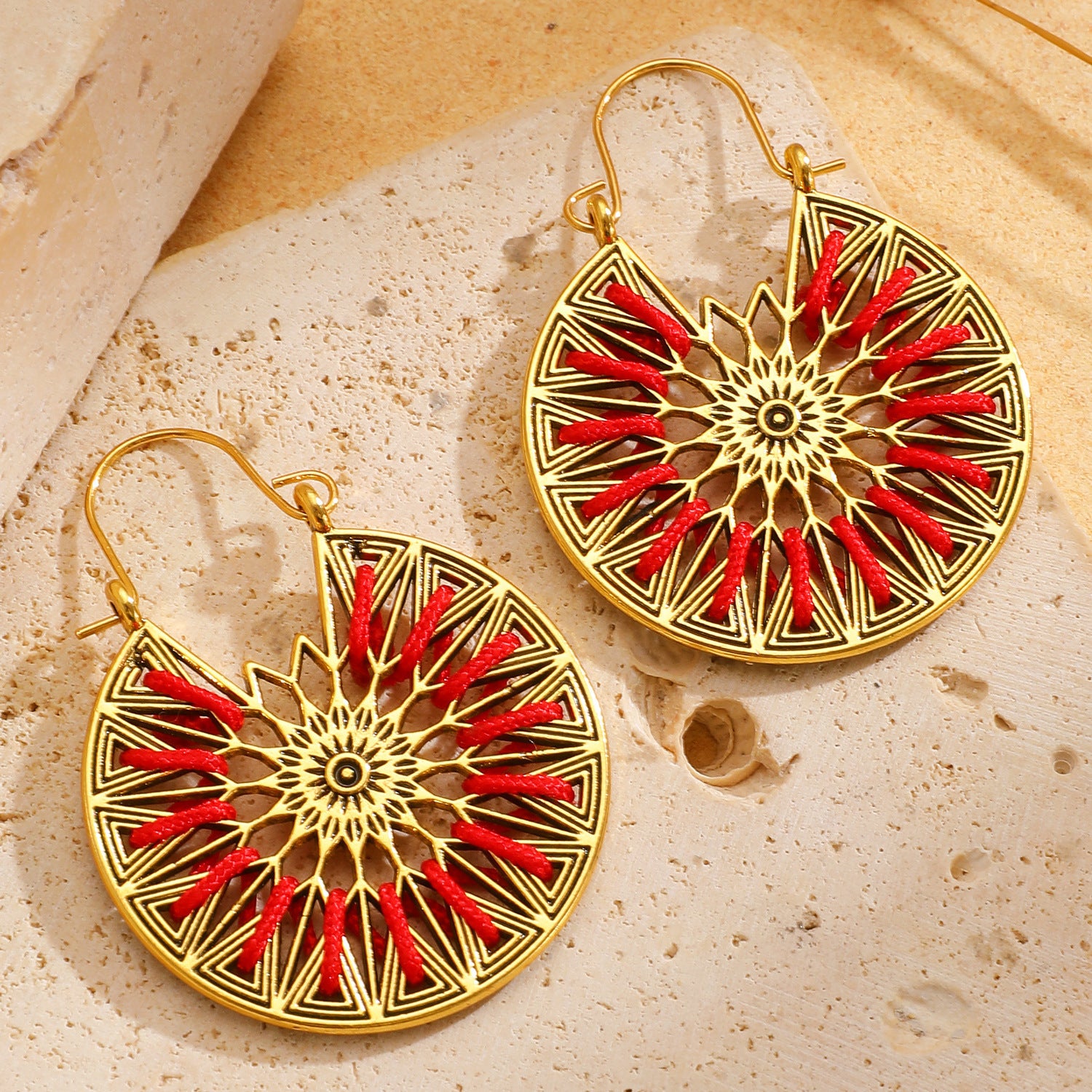 Wholesale Retro Bohemian Ethnic Hollow Out Heart Bronze Alloy Earrings Fashion Jewelry Accessory Gift Boutique Resale