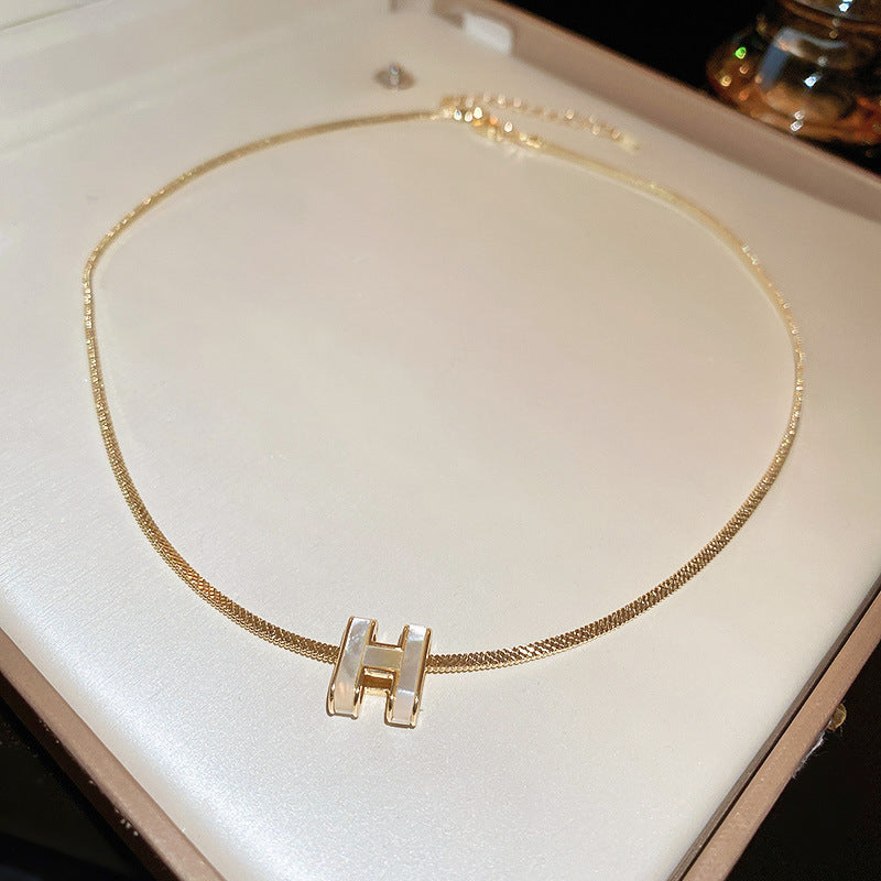 Wholesale Electroplated Shell Zircon Letter Necklace Choker Necklace ACC-NE-BY001