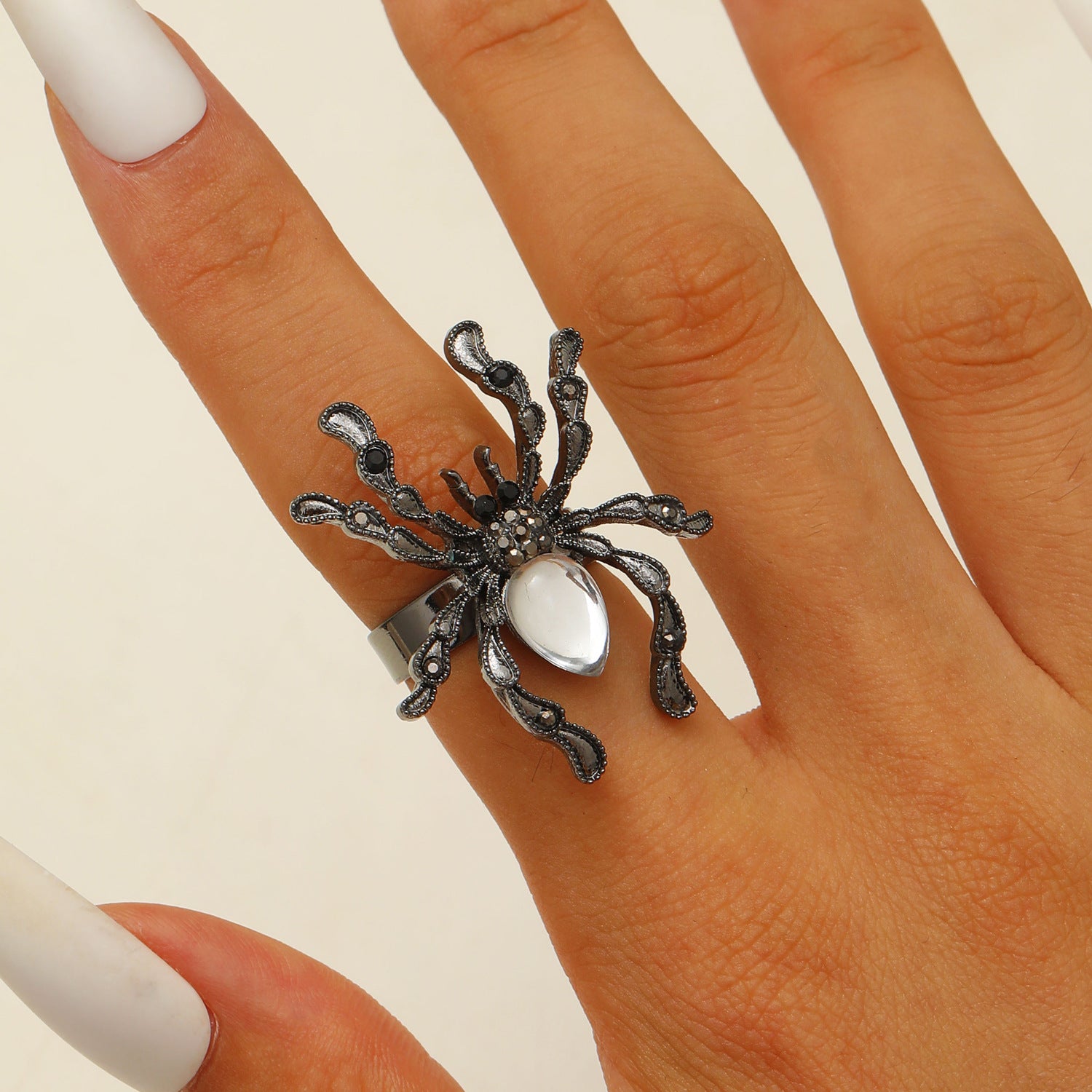 Wholesale Gothic Red  Ring for Women,  Dark Style  Jewelry,  Zinc Alloy with Electroplating Finish,  Trendy Open Index Finger Ring for Everyday Wear or Boutique Resale