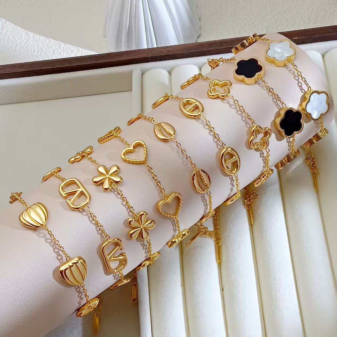 Wholesale Stainless Steel Four Leaf Clover Bracelet Fade Resistant Unisex Jewelry Accessory For Anniversary Gifts Boutique Resale