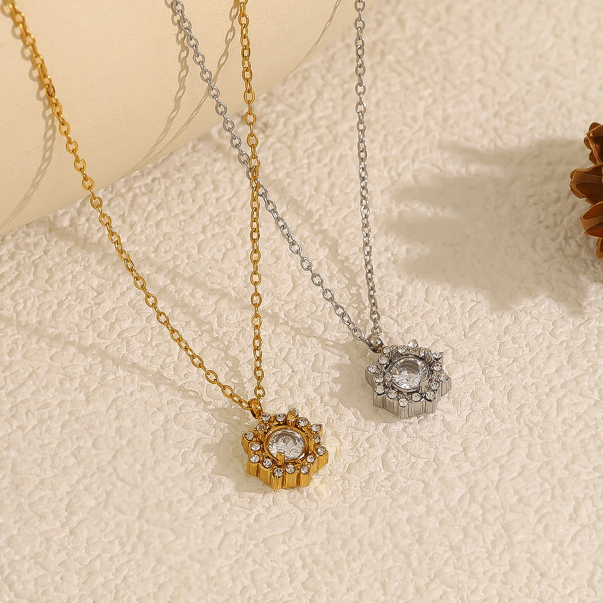 Wholesale Zircon Necklace Stainless Steel Sunflower Pendant Clavicle Chain