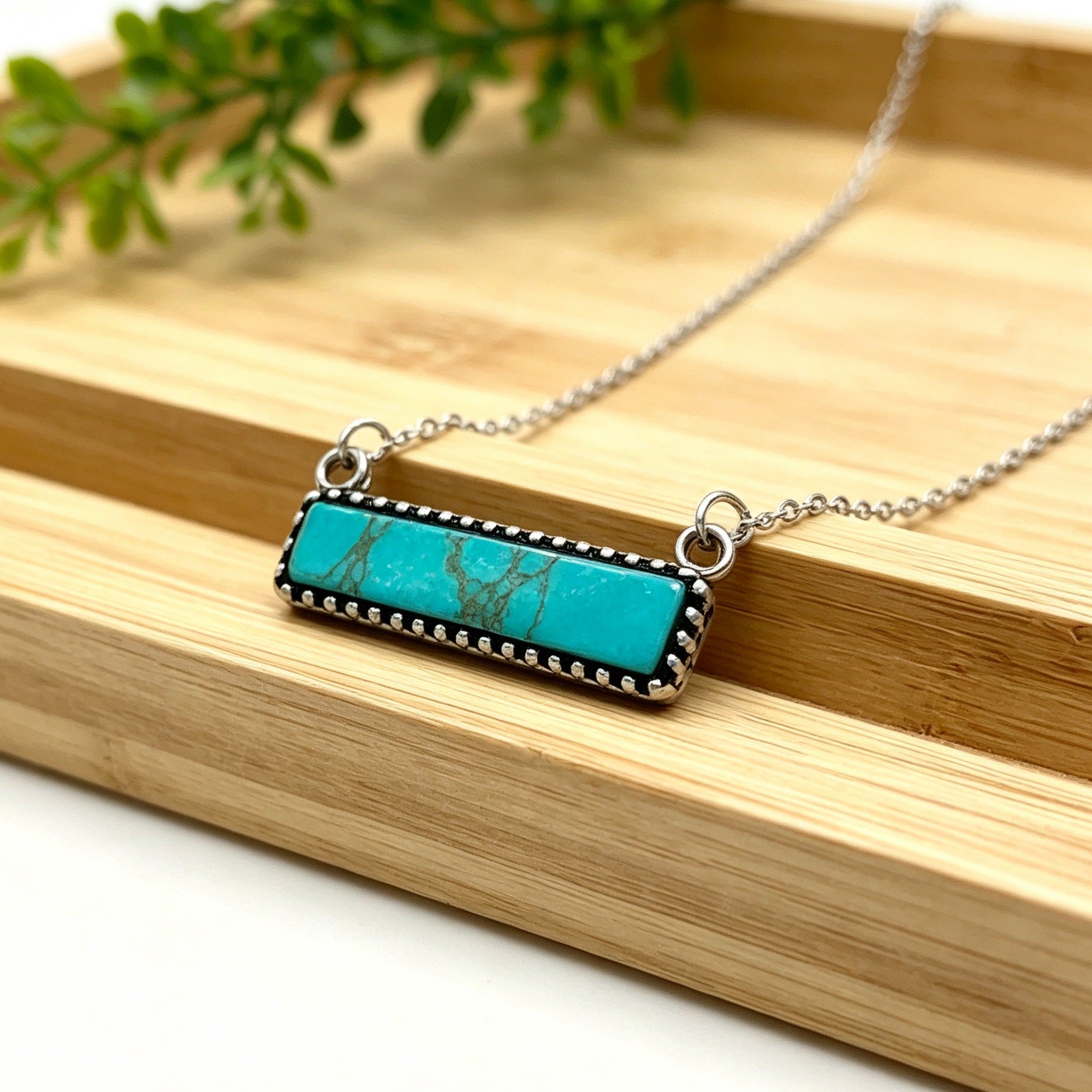 Wholesale Boho Distressed Turquoise Pendant Necklace Geometric Lightning Design Fashion Accessory Gift For Boutique Resale