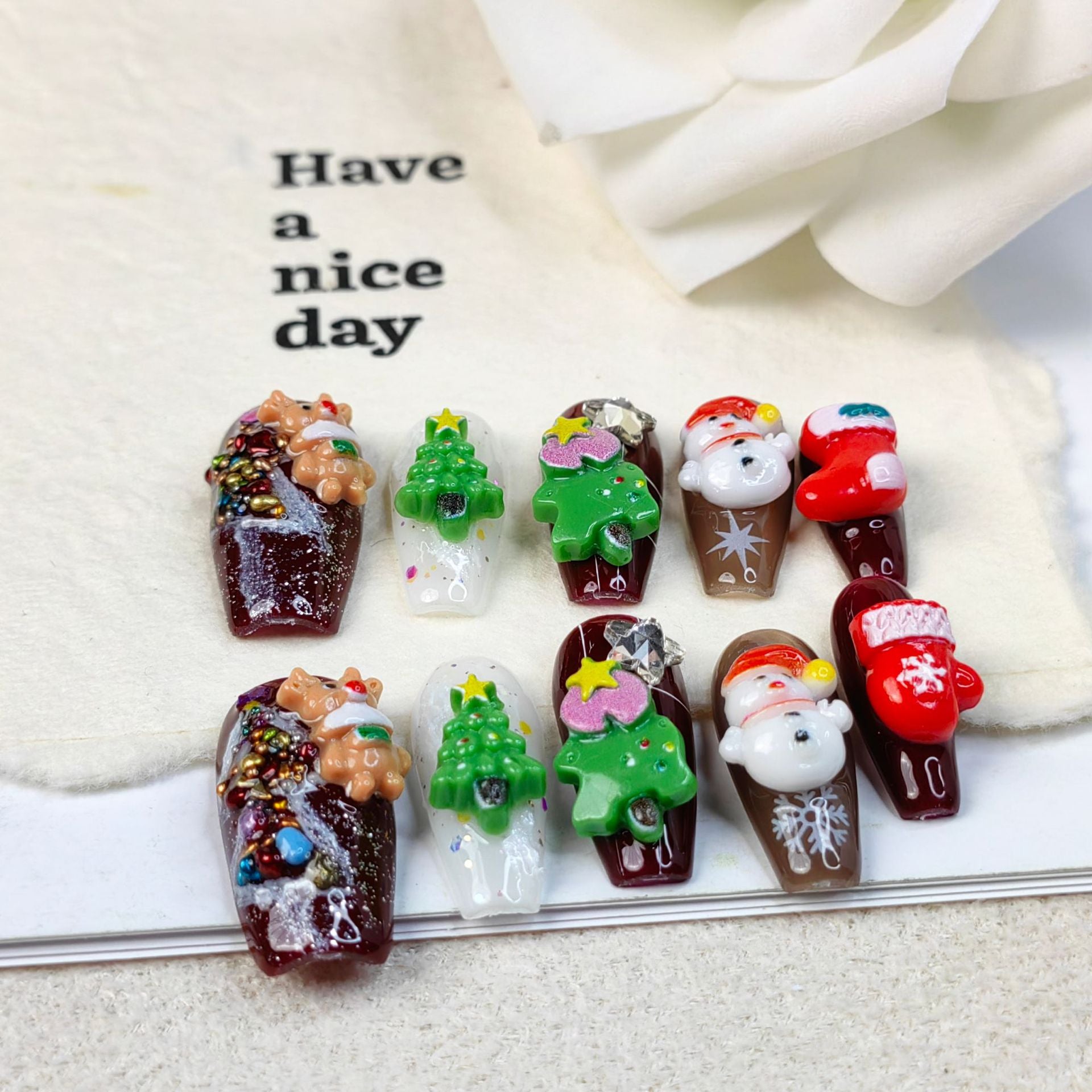 Wholesale 24 Pieces/box Cute Fluorescent Christmas Tree Press-on Nails Kits Nail Stickers ACC-NS-qilong001