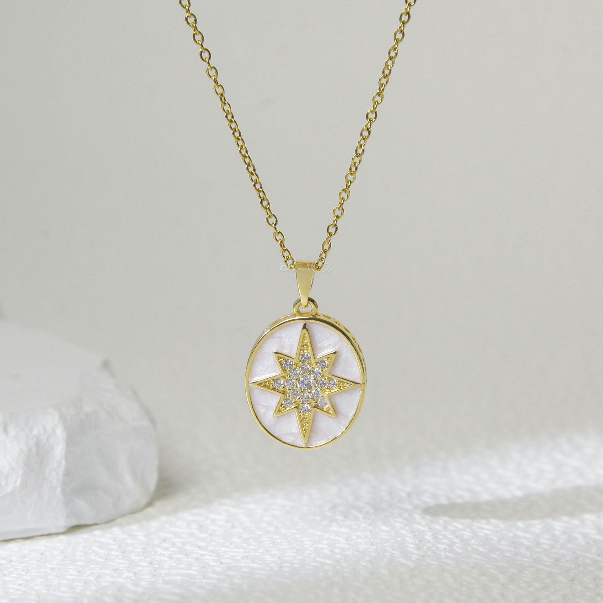 Wholesale White Star Necklace Zircon Sunflower Titanium Steel Color-free Clavicle Chain