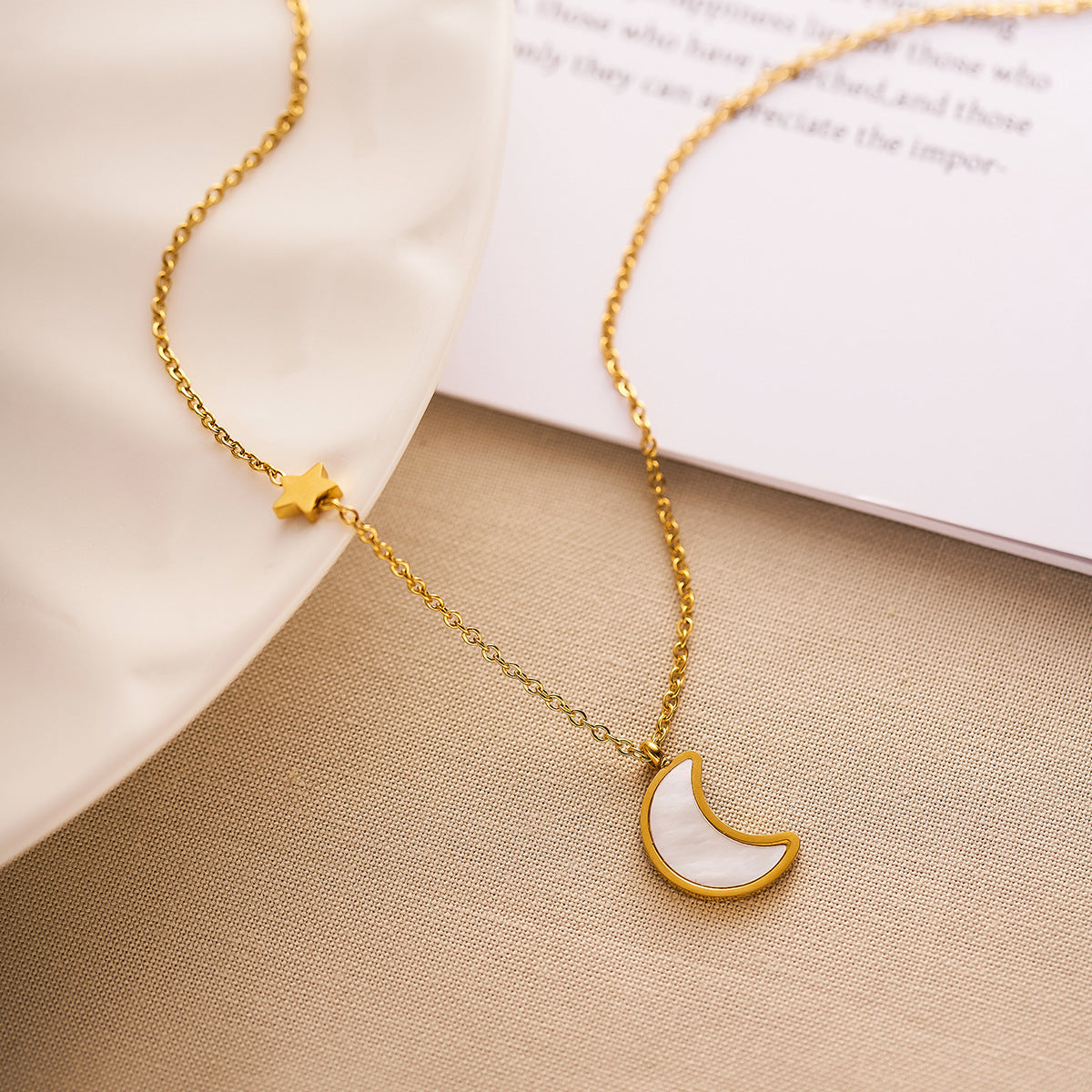 Wholesale Titanium steel 18k gold white shell moon star necklace