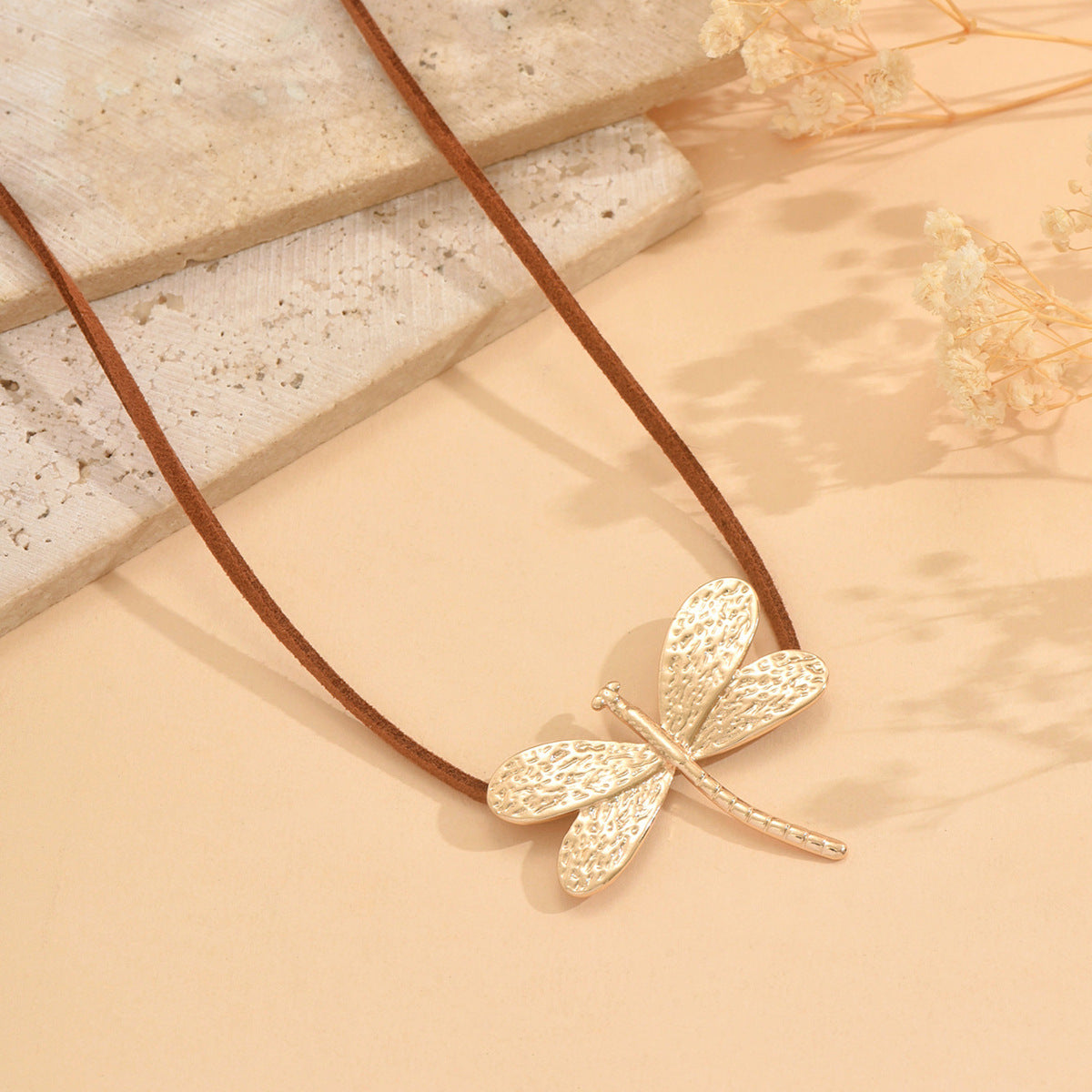 Wholesale  alloy gold-plated 3D dragonfly pendant necklace