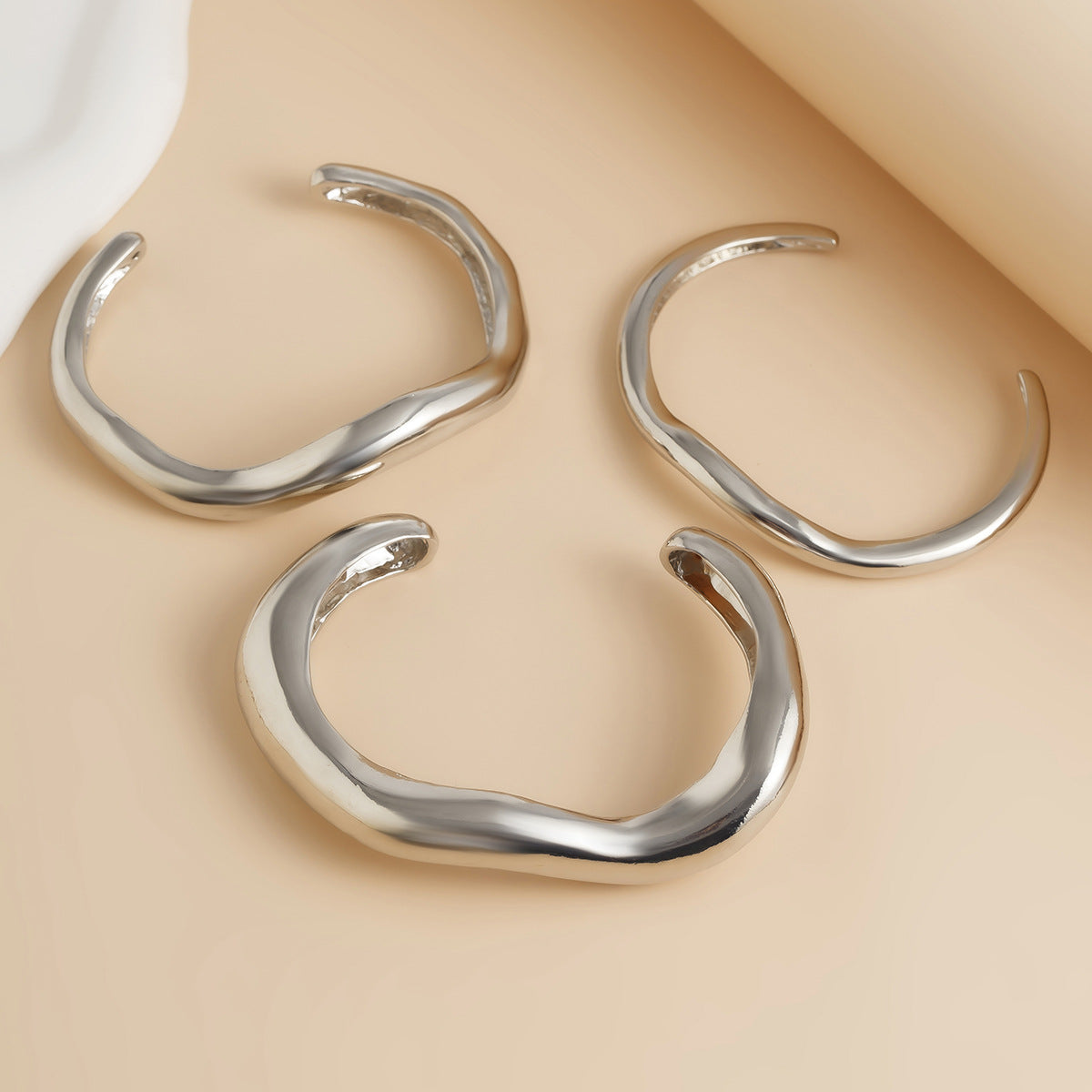 Wholesale Curved alloy hollow ring bracelet set