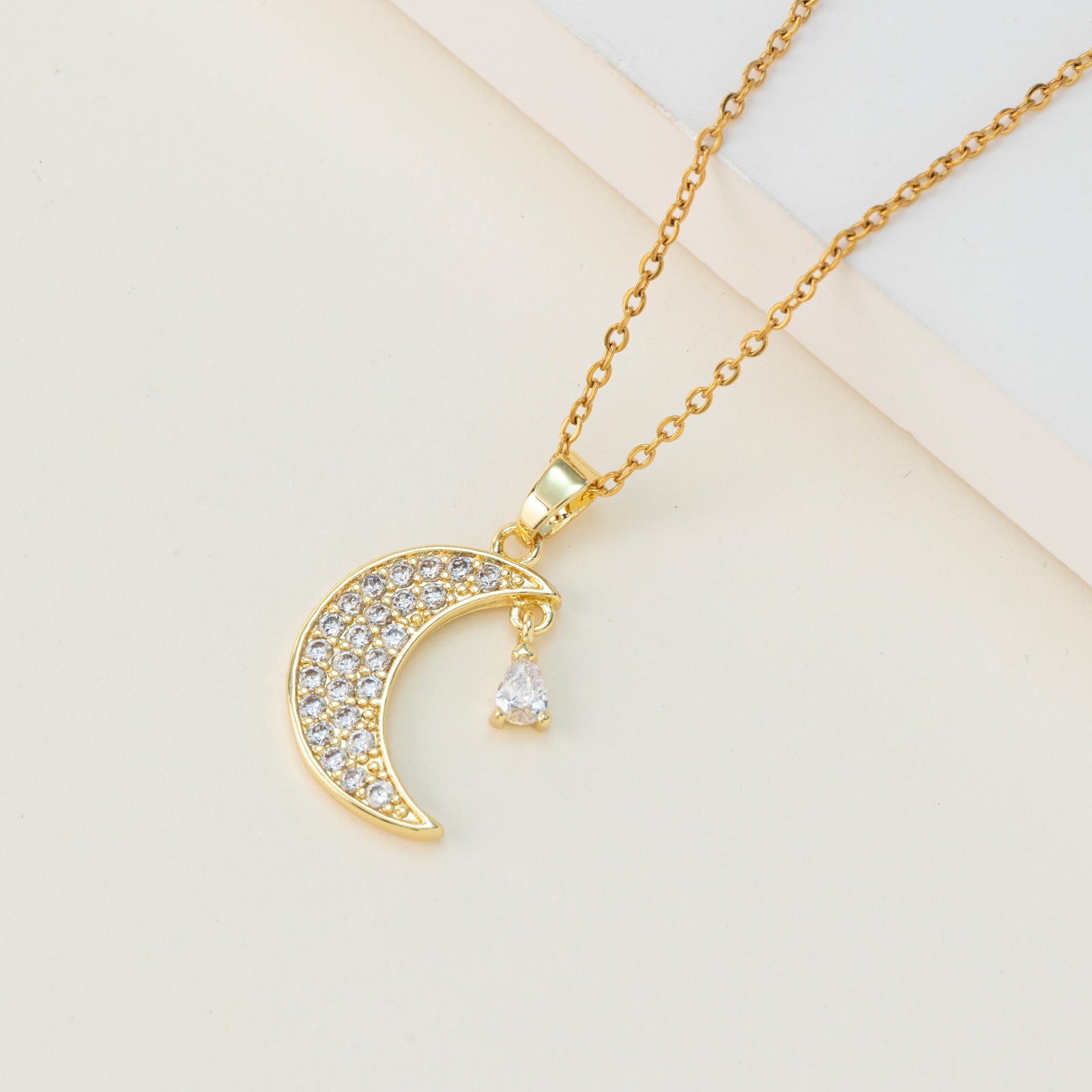 Wholesale diamond moon hollow light luxury clavicle necklace