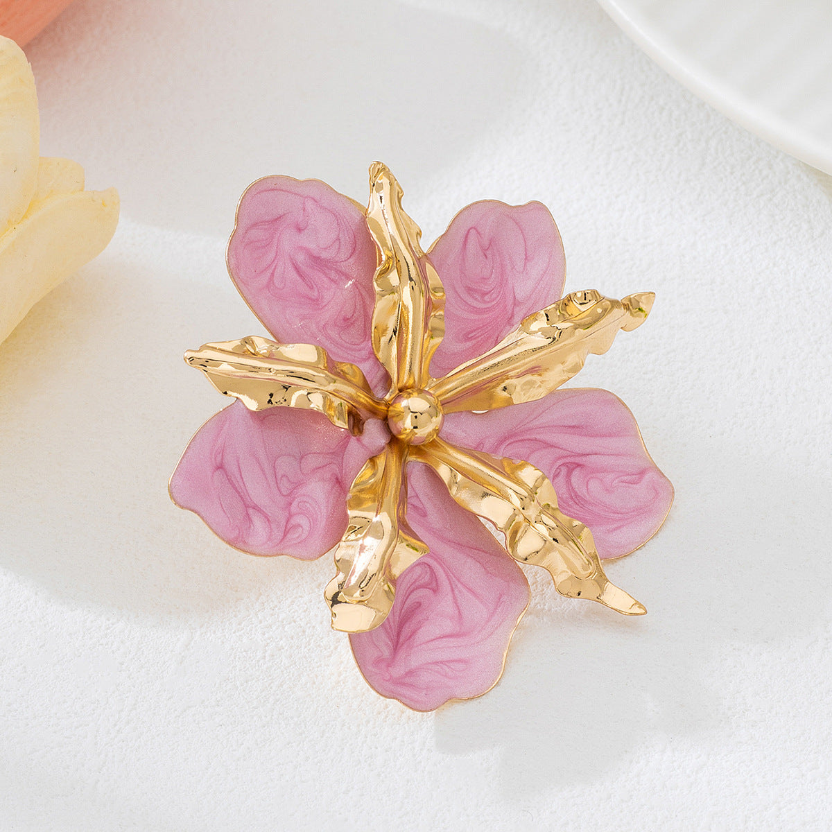 WholesaleExaggerated Enamel Flower Open Ring Golden Petal Design Niche Retro Fashion Hand Jewelry for Women
