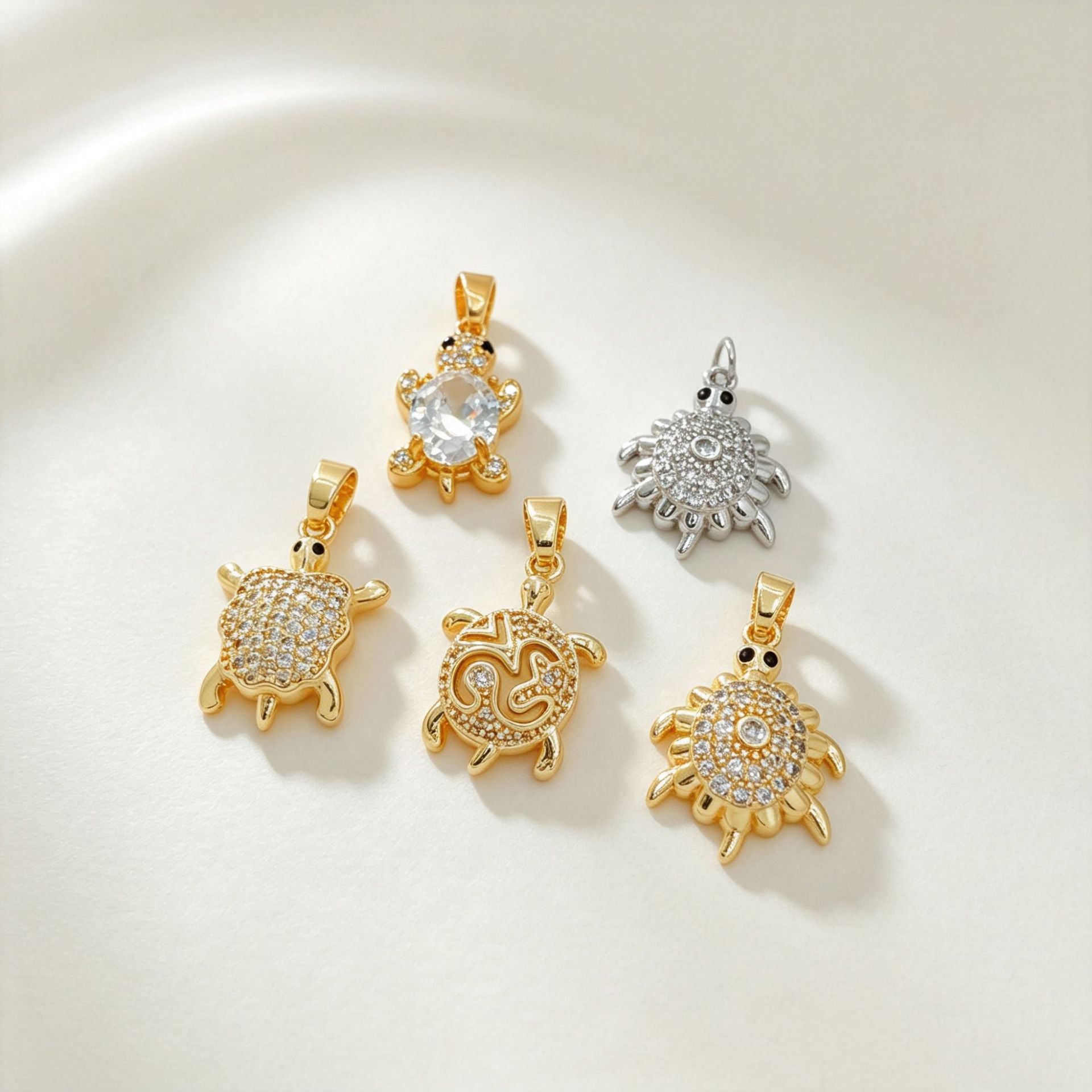 Wholesale Copper Electroplated Crab and Turtle Pendant Necklaces Jewelry for Women Boutique Resale