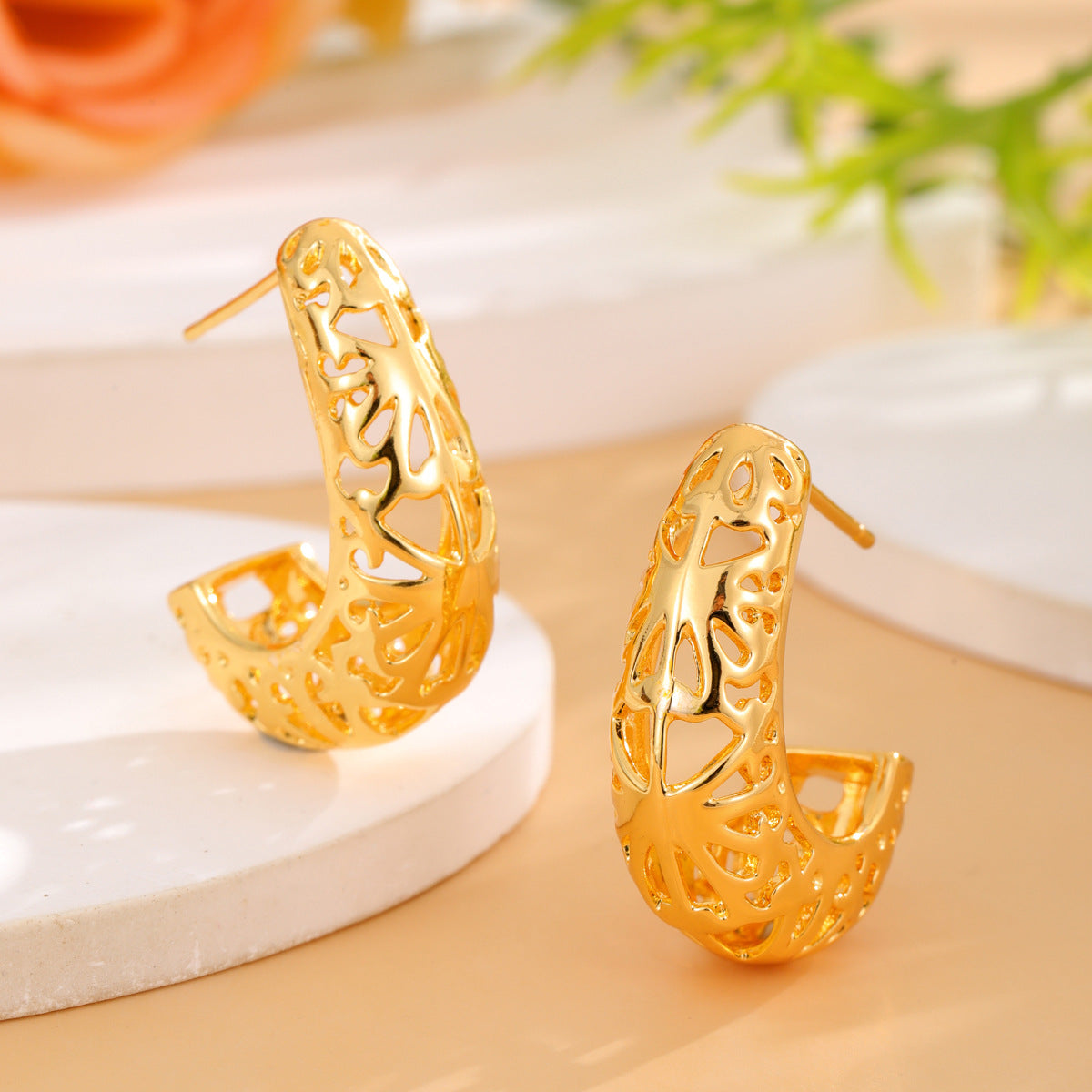 Wholesale  Stainless Steel Hollow Retro  All-match Earrings