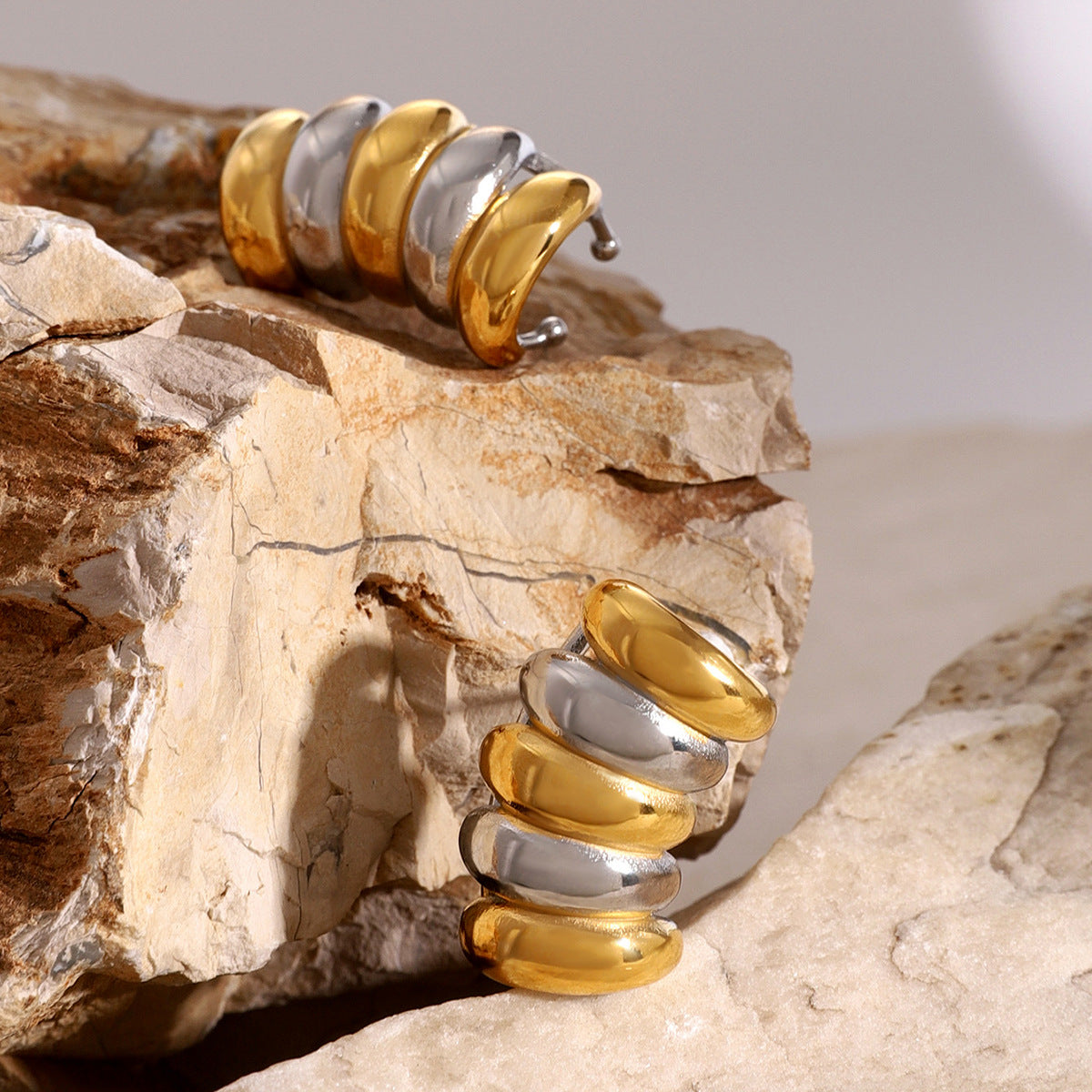 Wholesale Light luxury 18k gold stainless steel color matching stripe multi-layer ear clip earrings