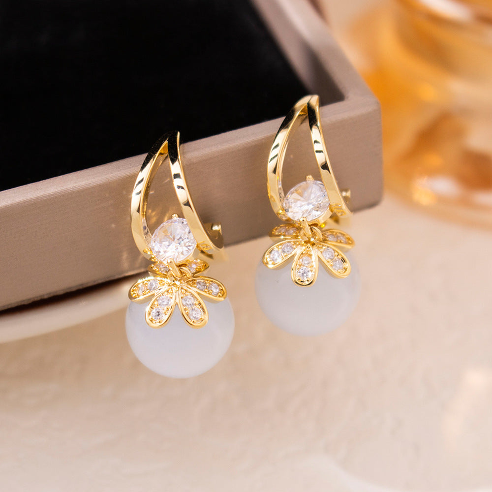 Wholesale  Cat's Eye Ear Buckle  Light Luxury Geometric Flower Design Sense Earrings