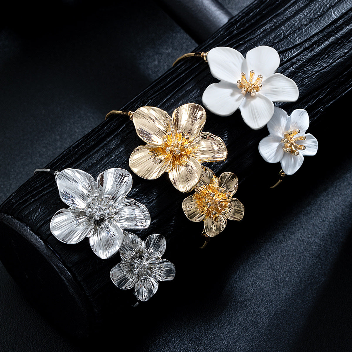 Wholesale Light luxury high-end niche jewelry alloy three-dimensional flower adjustable bracelet