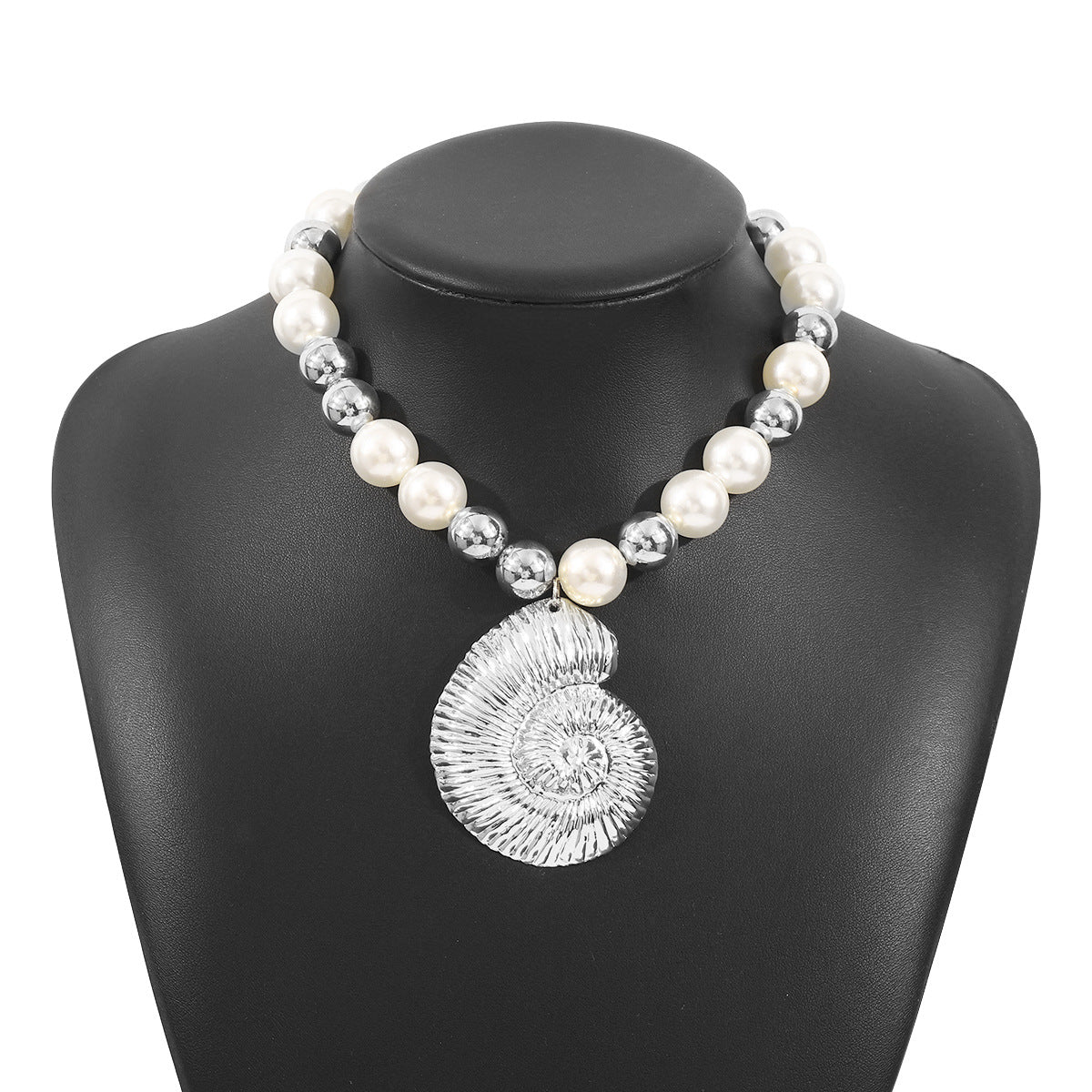 Wholesale  exaggerated hollow conch pendant necklace fashion round bead mixed color imitation pearl necklace