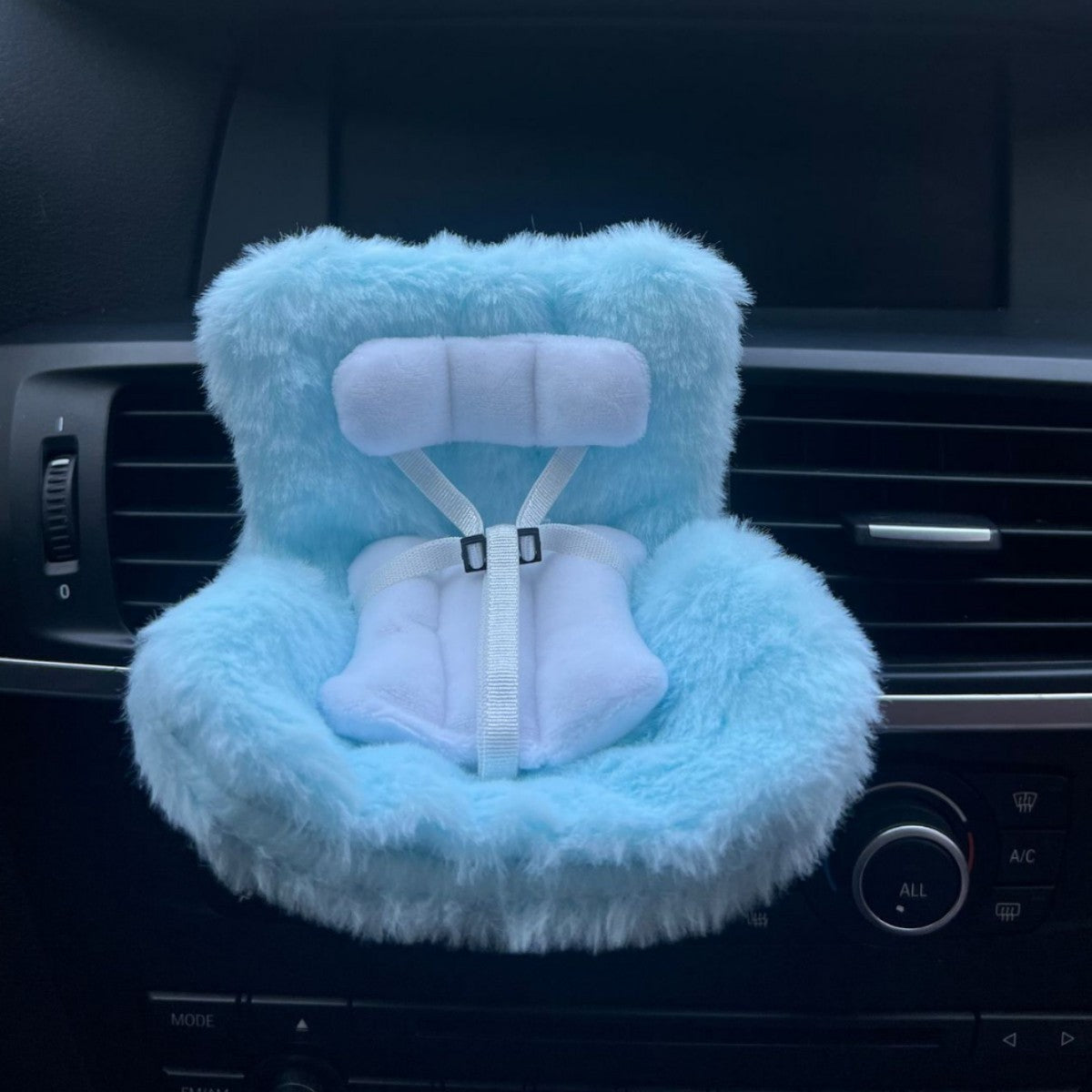 Wholesale Cartoon toy safety seat car ornaments