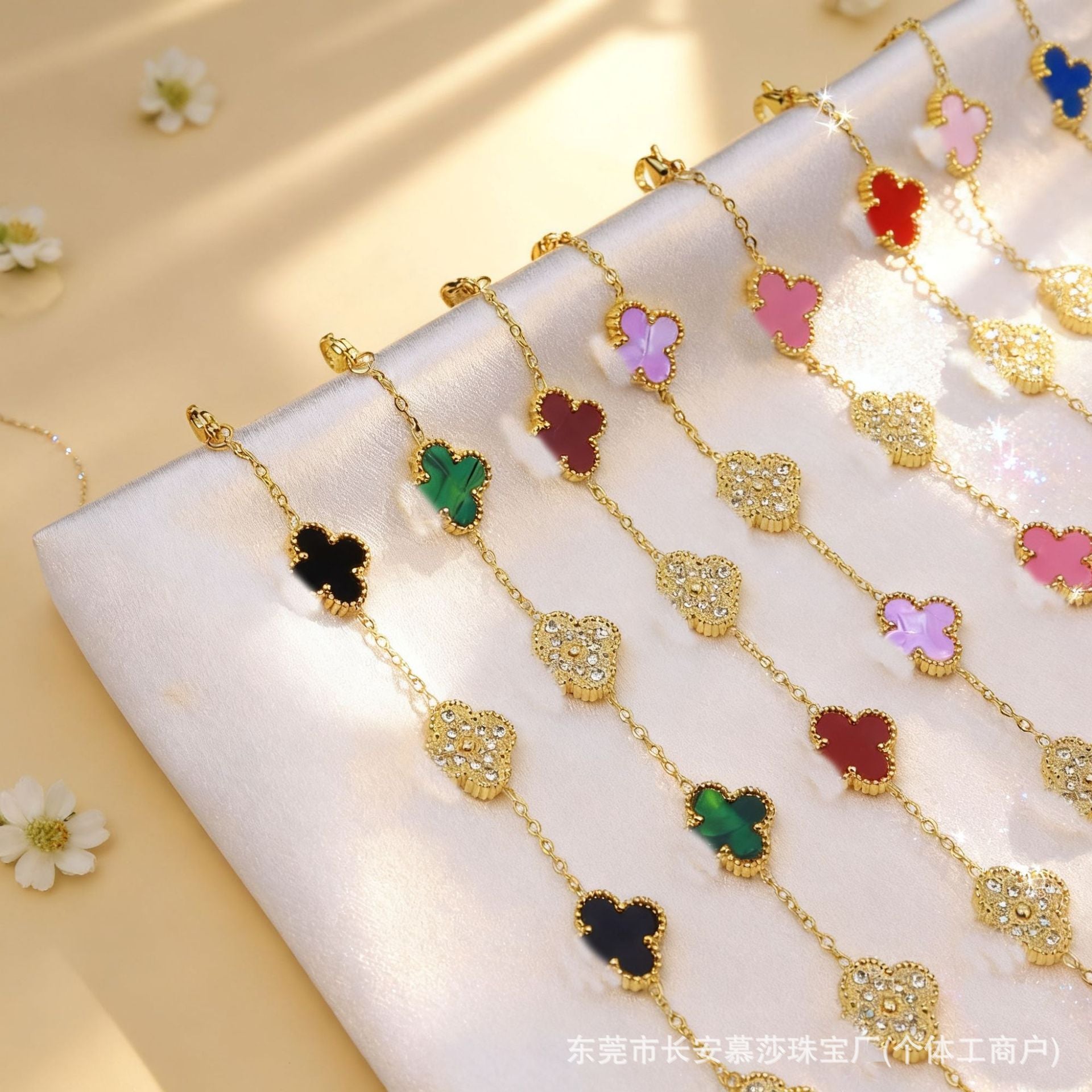 Wholesale Titanium Steel Four-Leaf Clover Bracelet with Mother-of-Pearl and Crystal Stones,  Women' s Fashion Jewelry Accessory ACCVIP