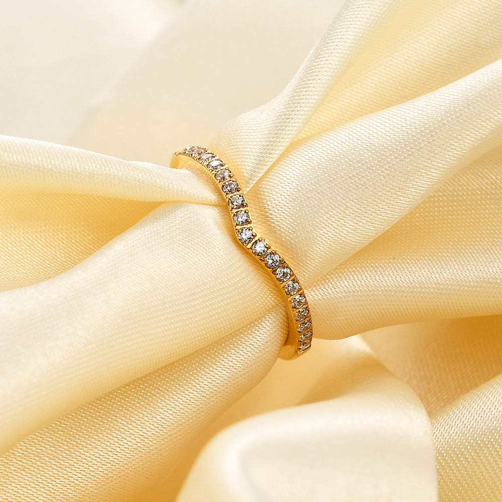 Wholesale Titanium Steel V-Shaped Ring  Row Diamond Ring