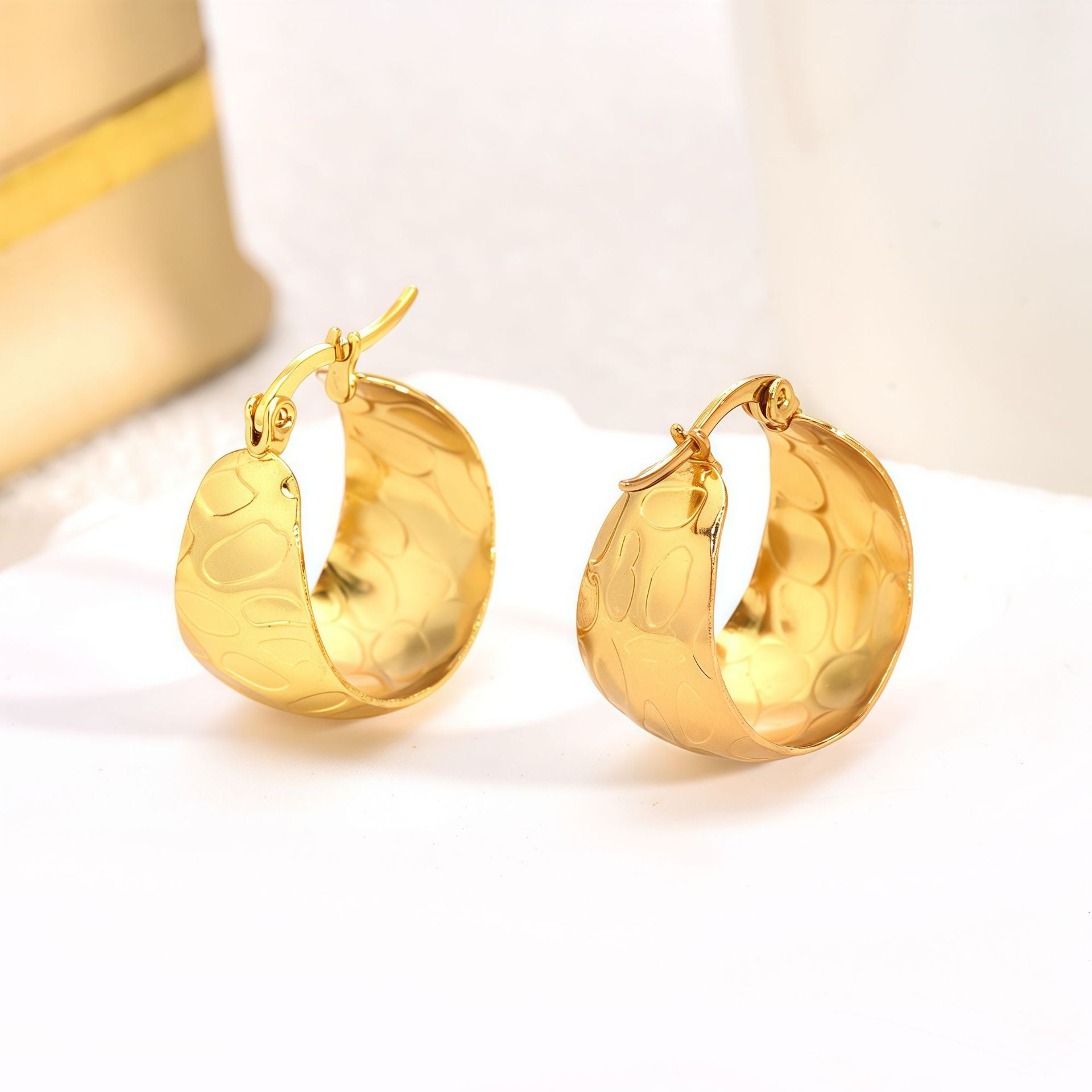 Wholesale Gold Stainless Steel Circle Earrings Wide Chain Design Three Styles Party Wear Jewelry Accessory