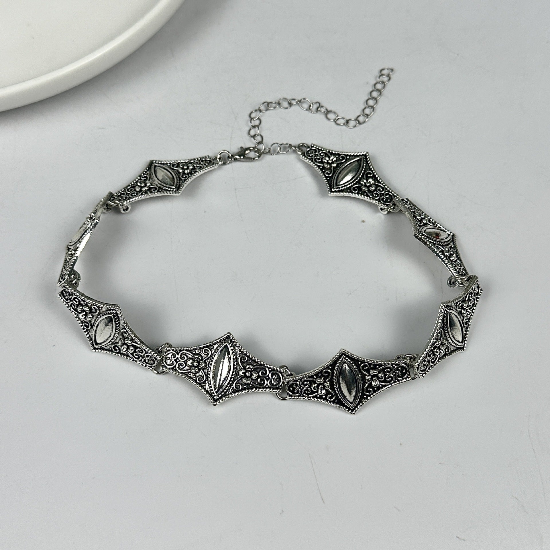 Wholesale  Retro Devil's Eye Clavicle Chain Personality Diamond Necklace