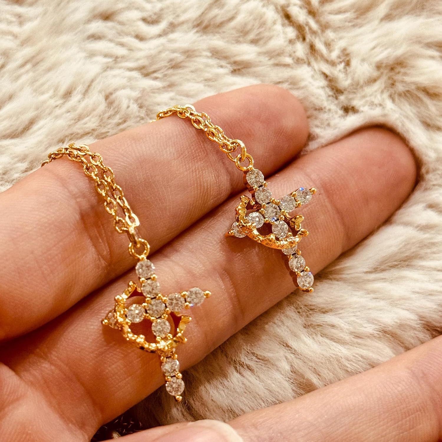 Wholesale Chic Cross Crown Rotatable Pendant Necklace,  Copper Zircon Gold Plated Jewelry Accessory for Resale