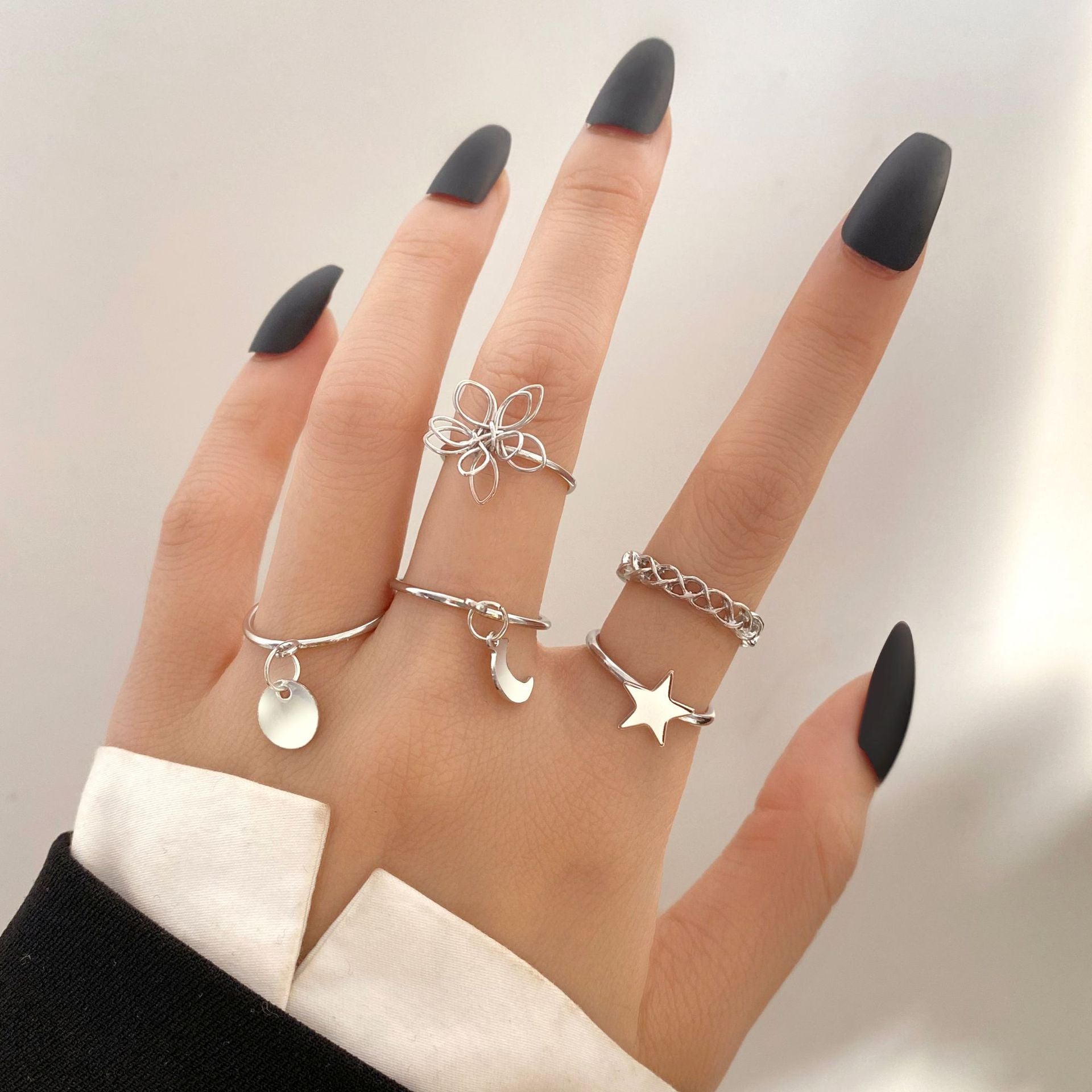 Wholesale Heart-shaped 5-piece openwork ring set