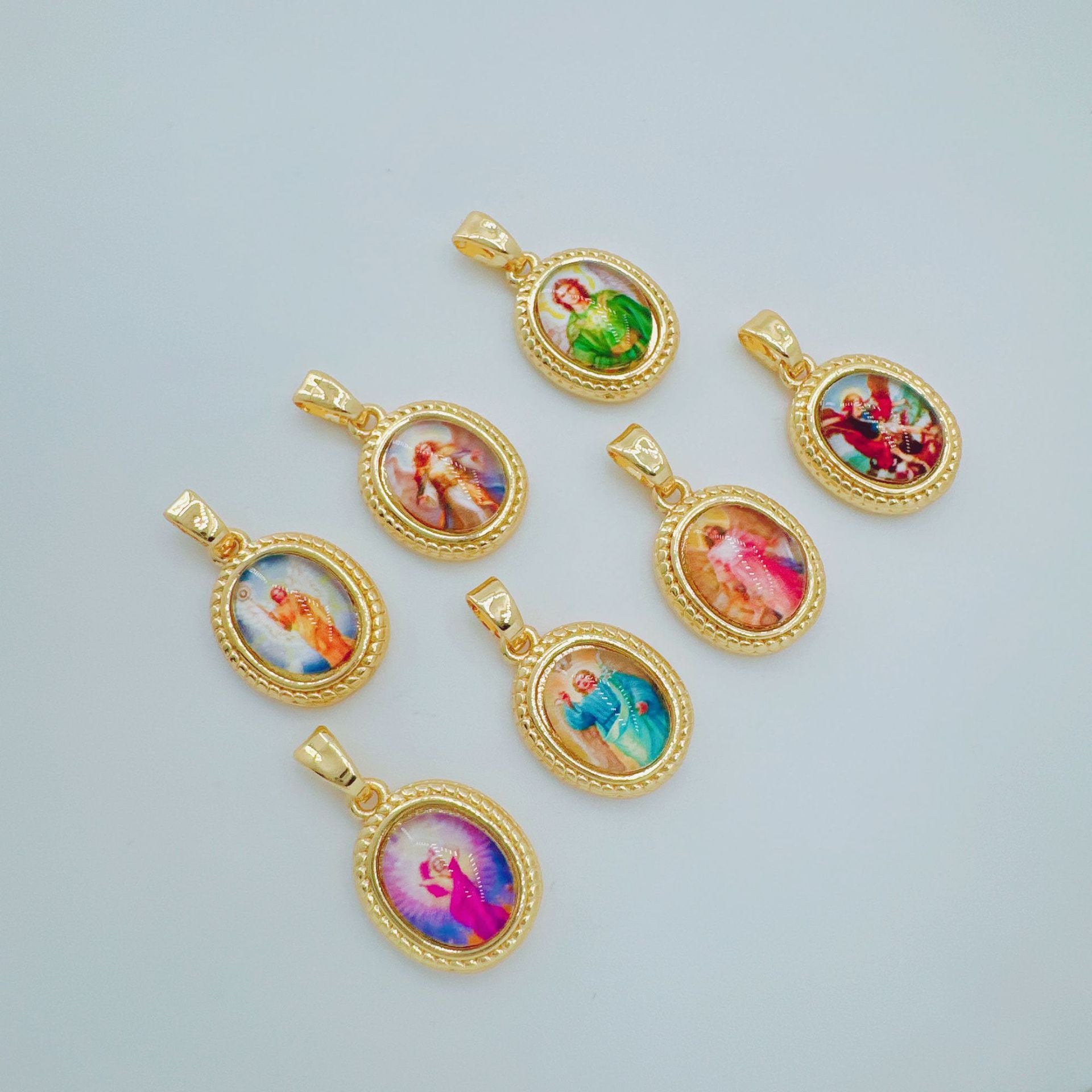 Wholesale Gold-Plated Copper Figure Pendant Necklace,  Trendy Gift Jewelry Accessory for Women